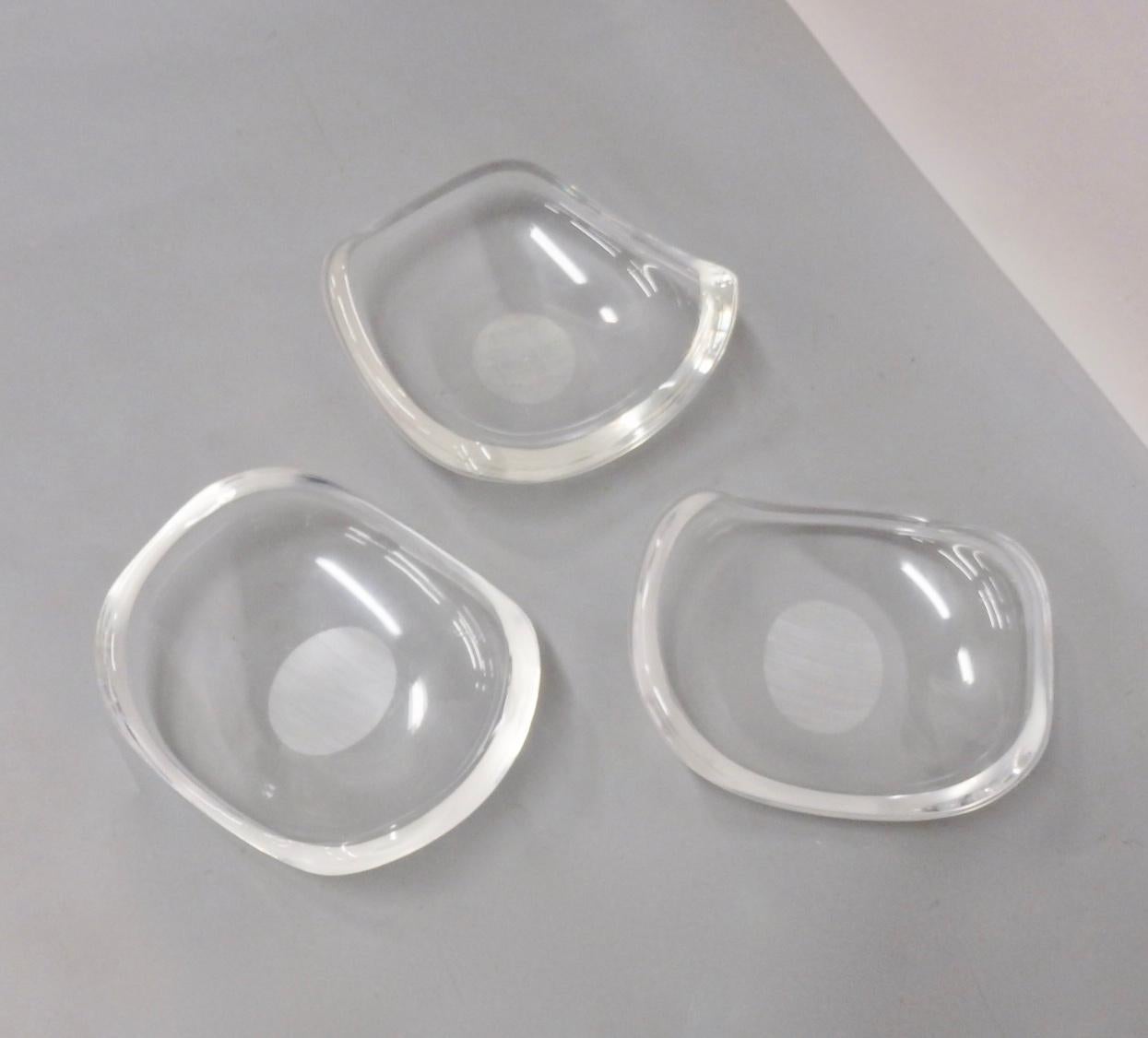 Three Bio Morphic Astrolite Lucite Fruit or Serving Bowls by Ritts For Sale 3
