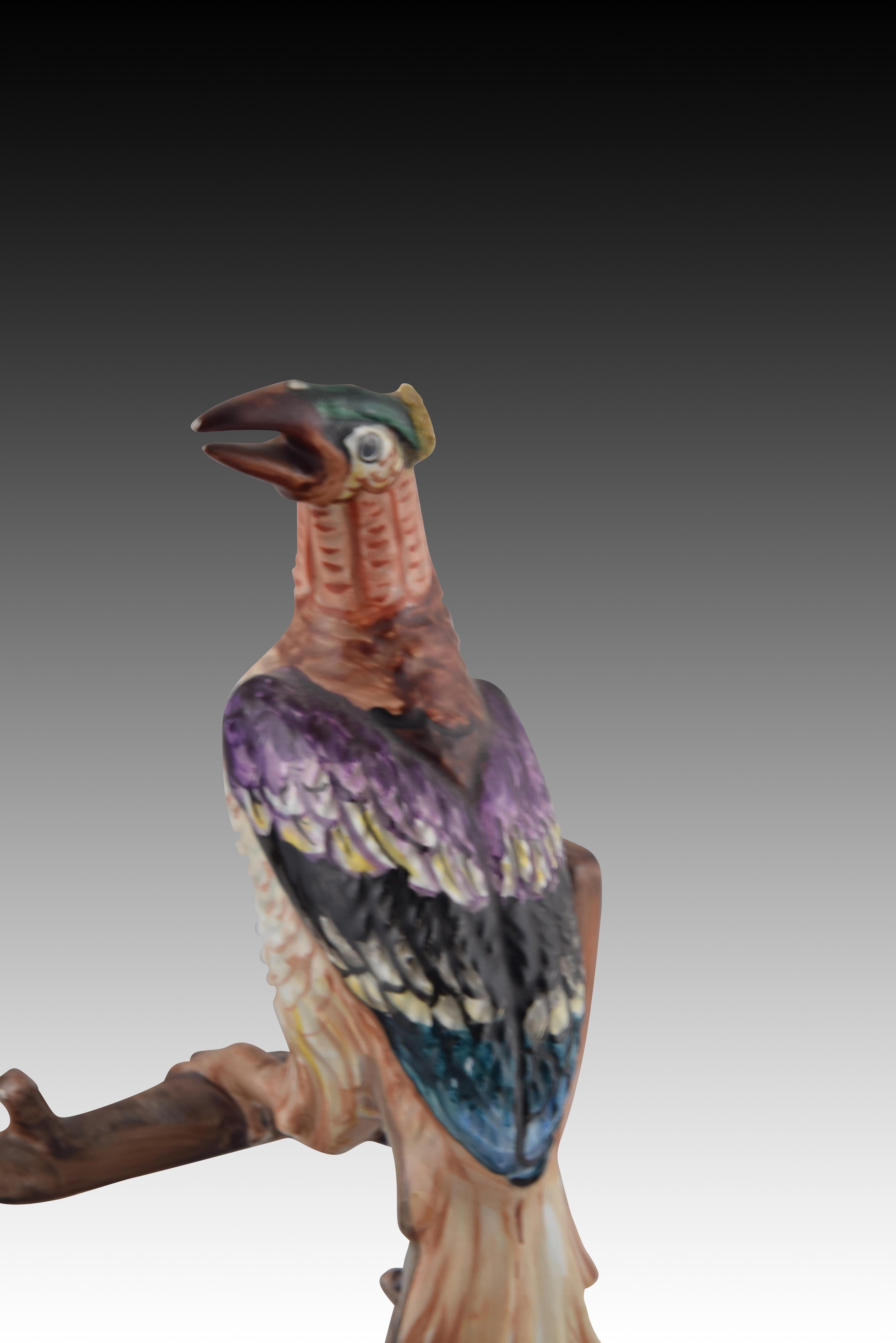 Other Three birds. Enameled porcelain. Possibly ARA Manises, Valencia, Spain, 20th c. For Sale