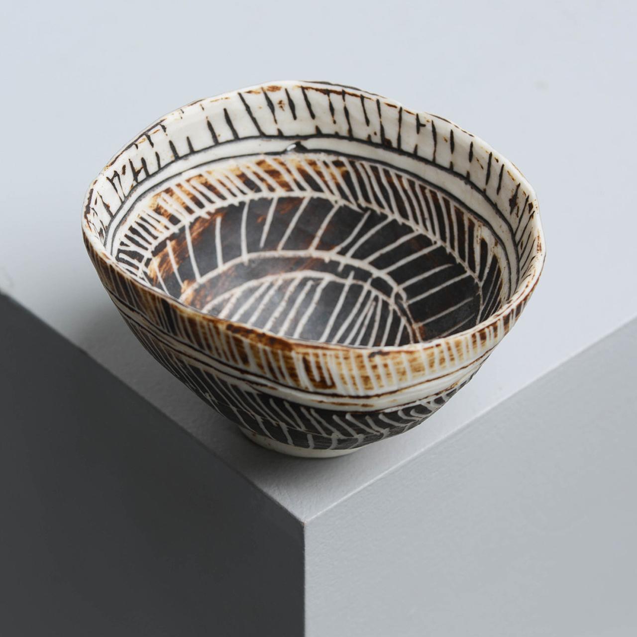 Trois petits bols noirs et blancs de Precilla Mouritzen Studio en vente 9