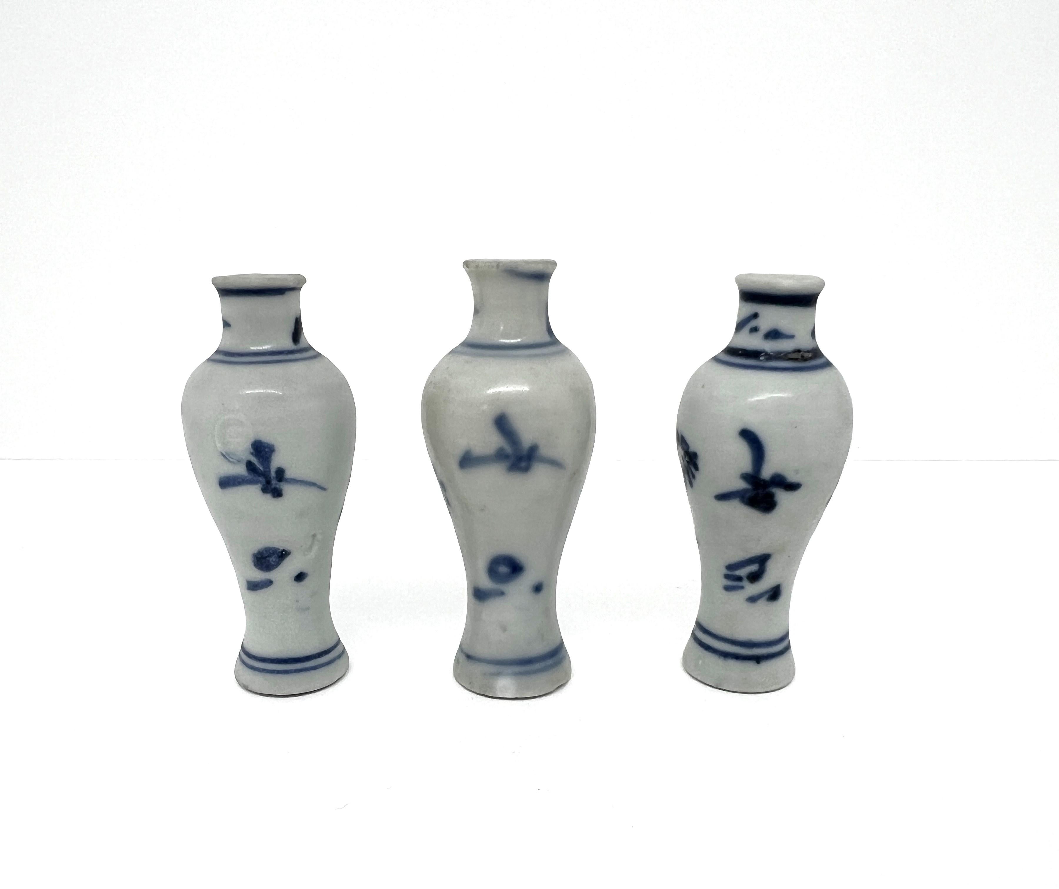 * Set Item(3 vases)

During Yongzheng era, such miniatures were appreciated for their craftsmanship and aesthetic value. They were also often used in scholars' studios as part of the 'wenfang', or study room ensemble, which included various objects