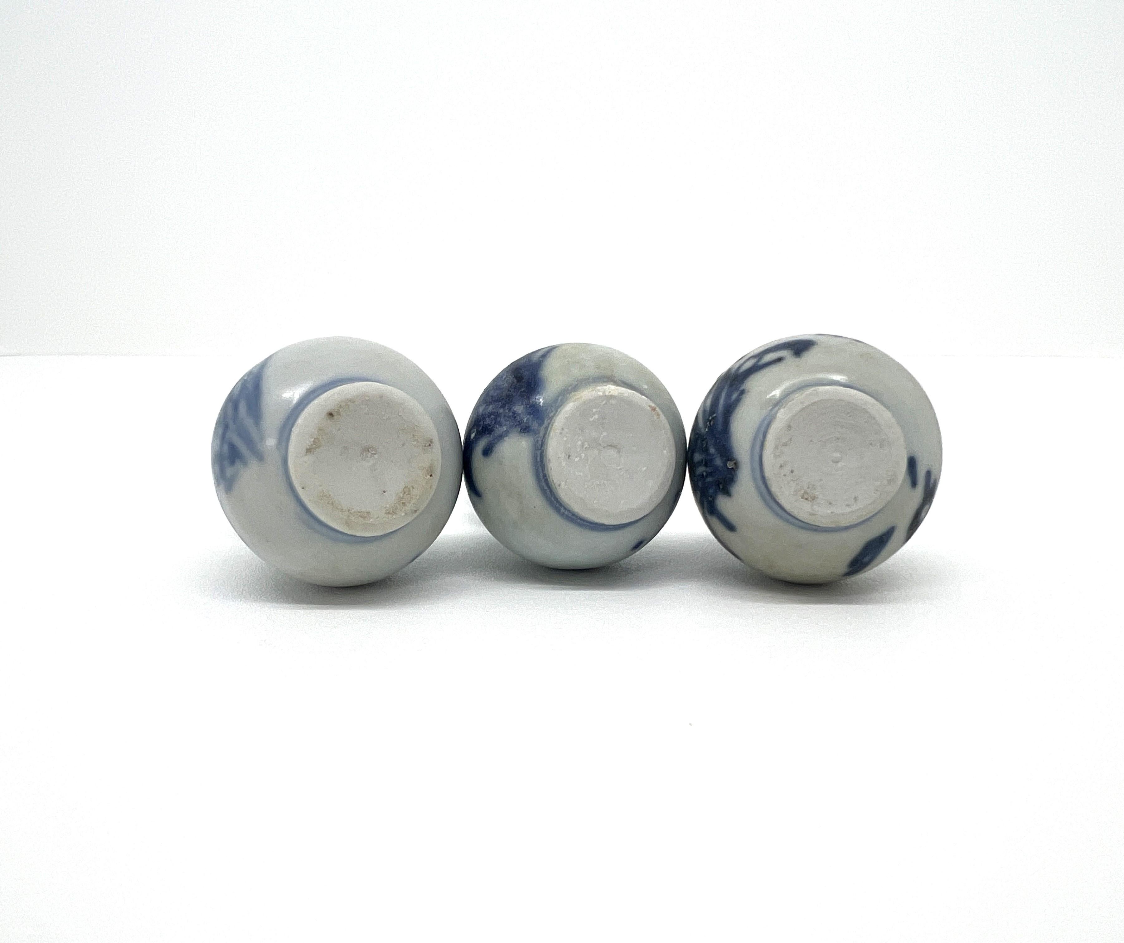Three Blue and White Miniature Vases, C 1725, Qing Dynasty, Yongzheng Era In Good Condition For Sale In seoul, KR