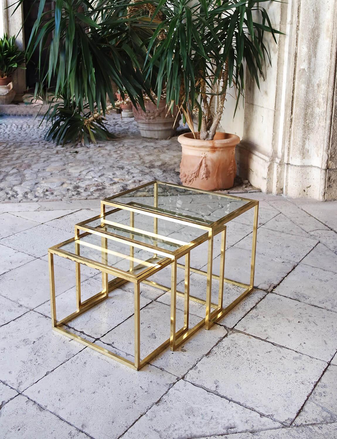 Mid-Century Modern Three Brass and Glass 1970s Italian nesting side tables For Sale