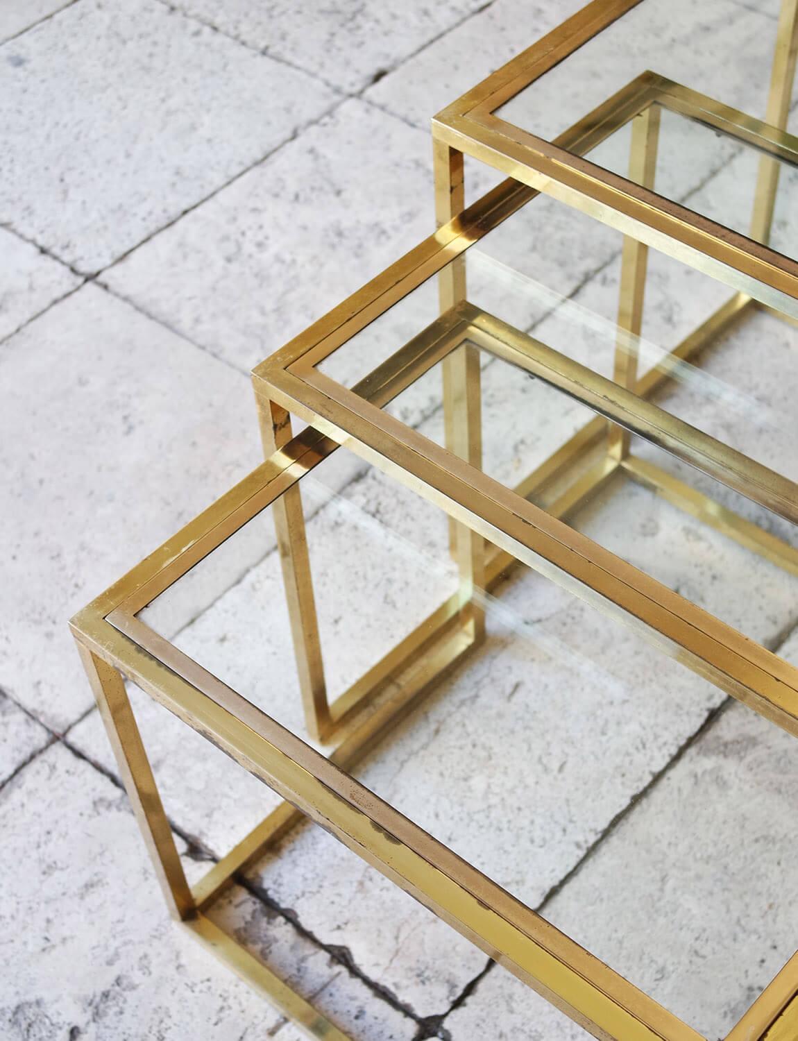 Three Brass and Glass 1970s Italian nesting side tables In Good Condition For Sale In Roma, IT