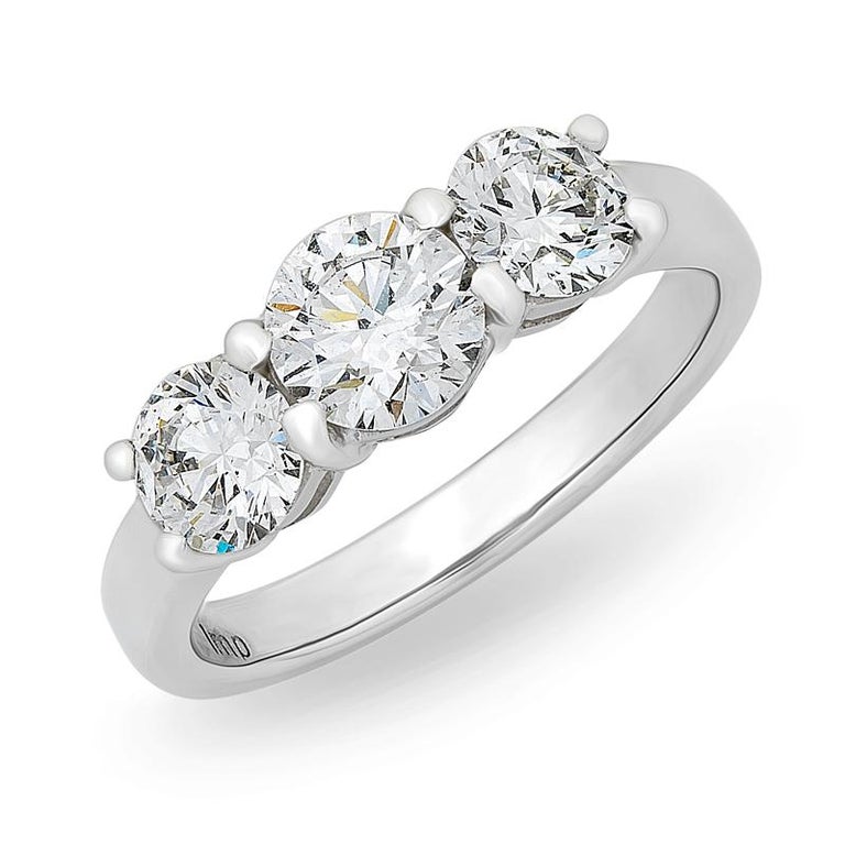 Three Brilliant Cut Trilogy Diamond Engagement Ring For Sale at 1stDibs