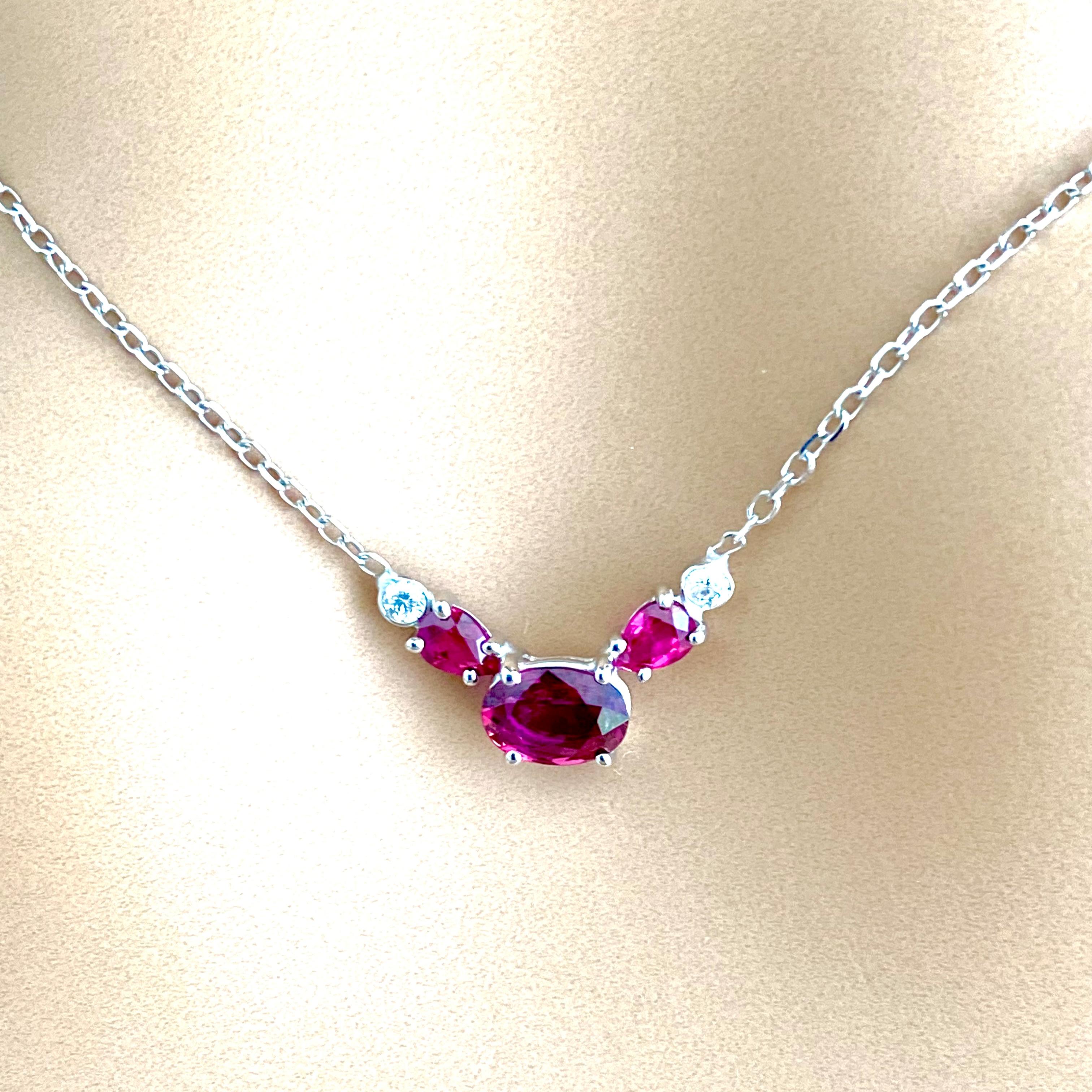 Three Burma Red Rubies and Two Bezel Diamonds Rubies Gold Pendant Necklace 4