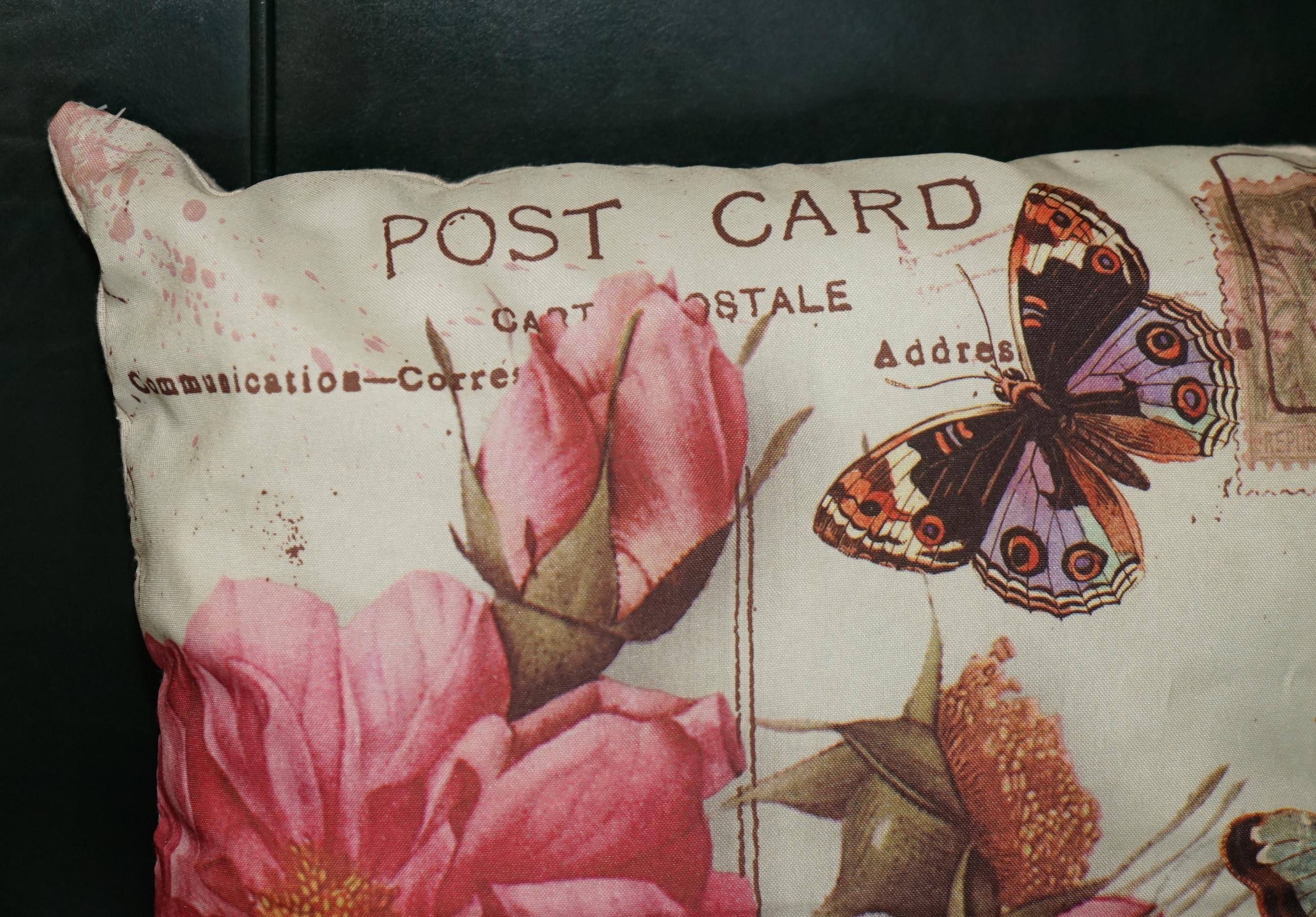 Fait main Trois coussins de ARMCHAIR SOFA BUTTERFLY & FLOWERS NICE rembourrage décoratif en vente