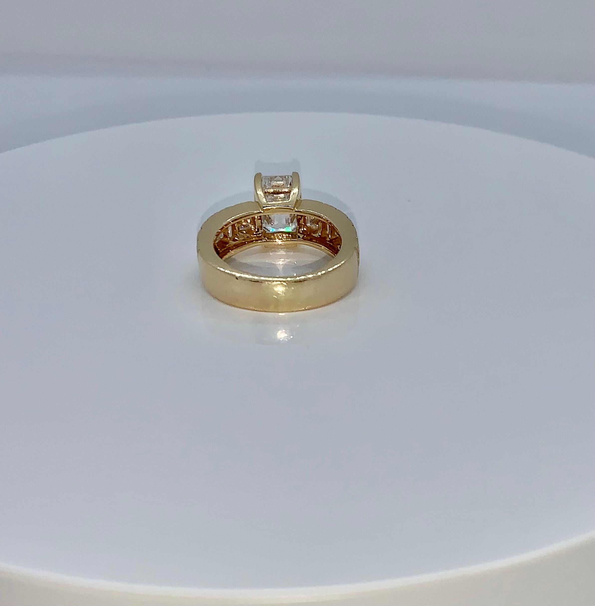 Solitär-Ring mit drei Karat Diamanten im Smaragdschliff im Angebot 1