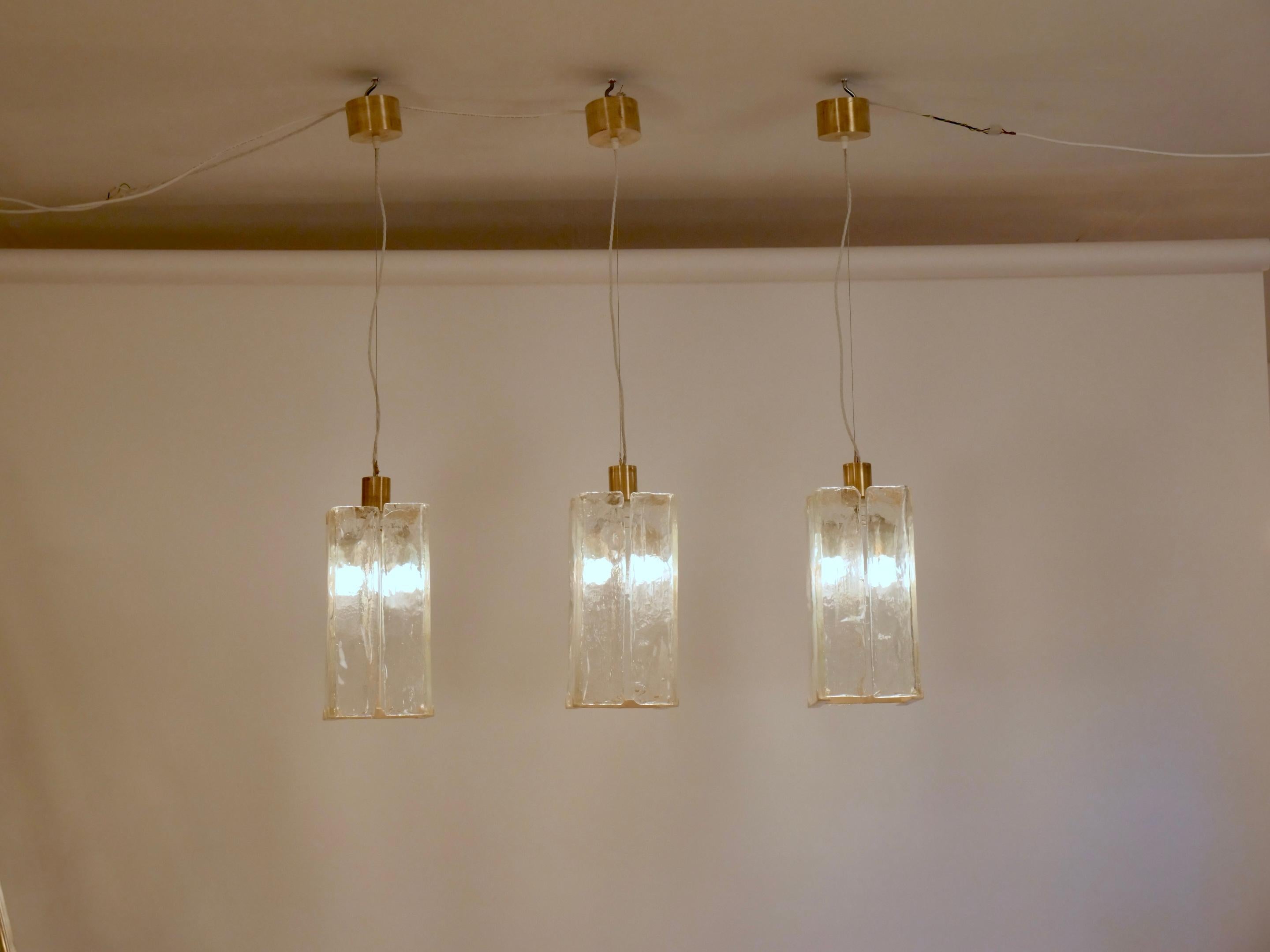 Mid-Century moderno Tre lampadari Carlo Nason. Italia c1960 in vendita