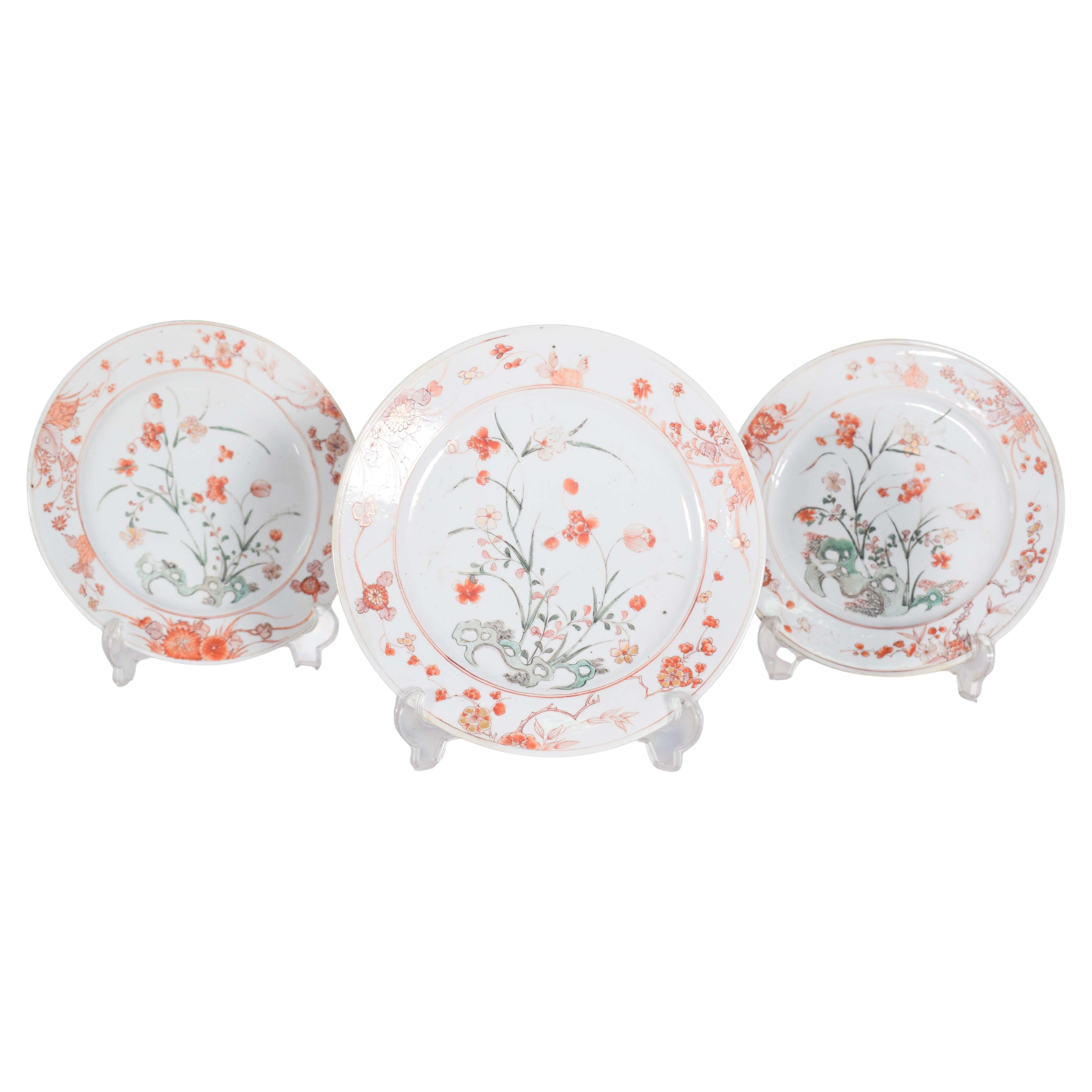 Tres platos de porcelana china Kangxi