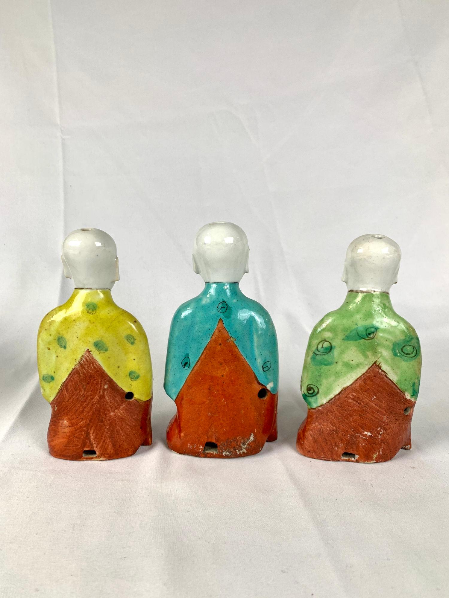 Trois garçons chinois riant « HoHoHo » peints à la main vers 1800 en vente 4