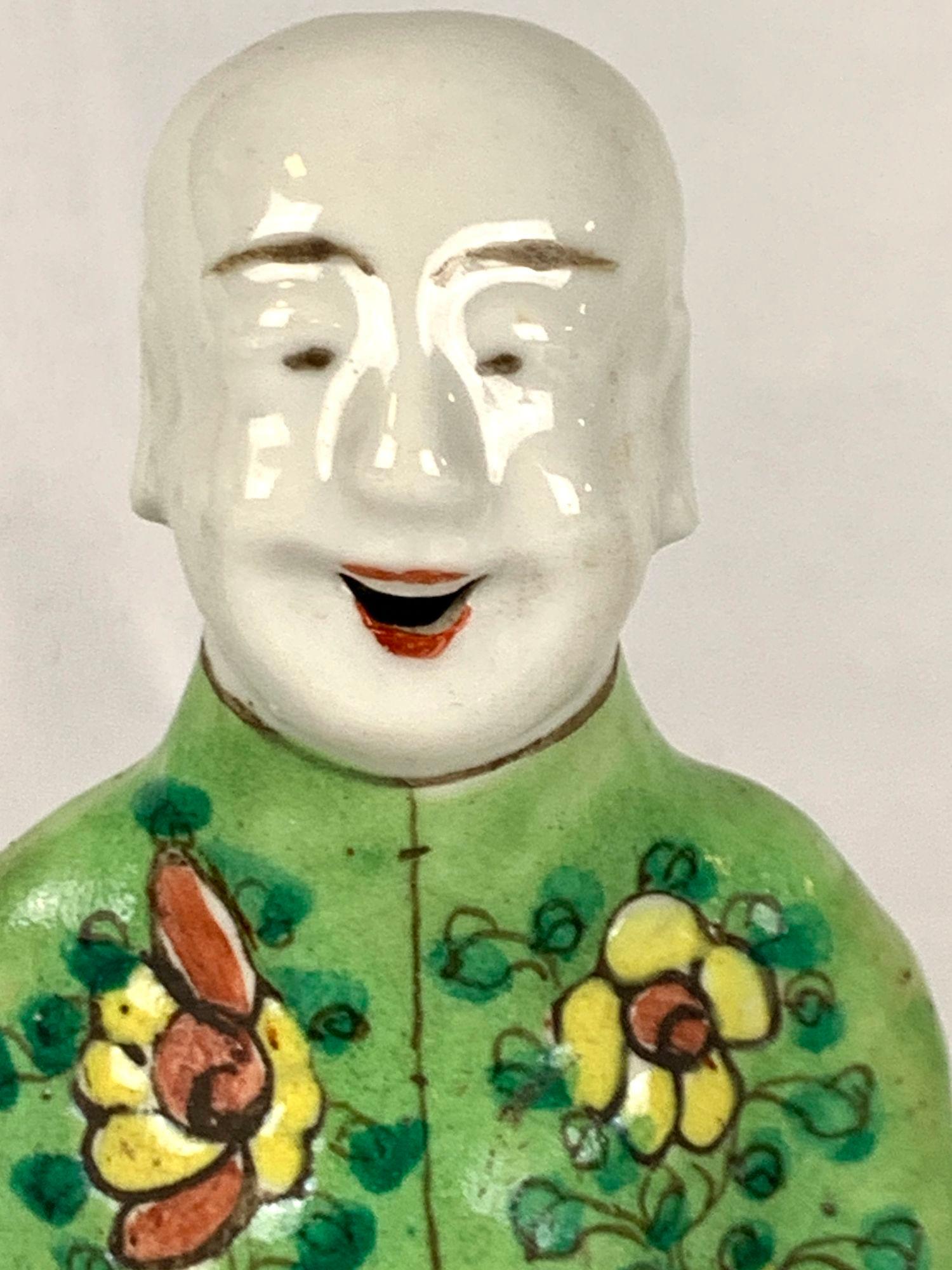 Trois garçons chinois riant « HoHoHo » peints à la main vers 1800 en vente 2