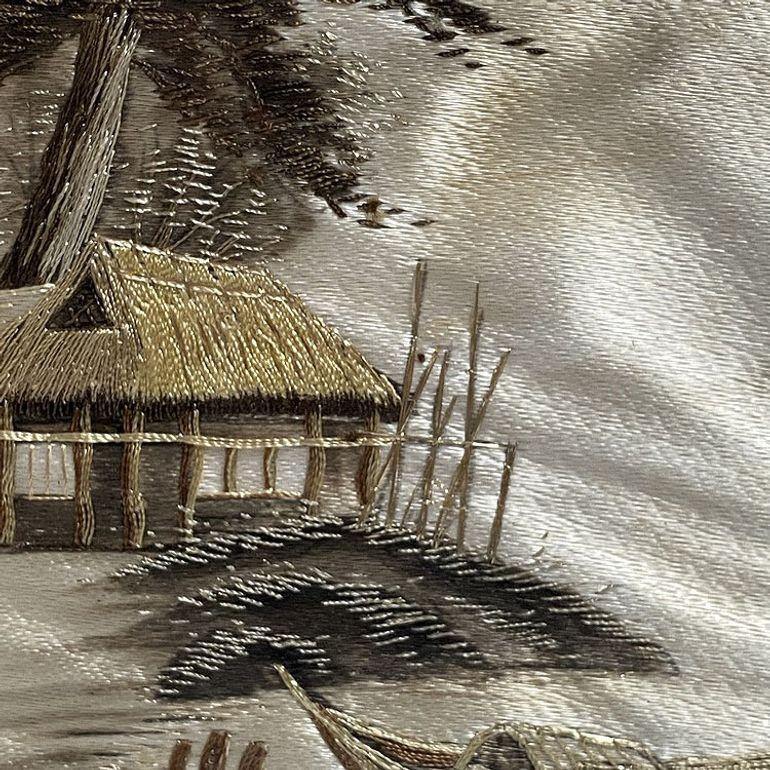 20ième siècle Trois tapisseries chinoises et broderies de soie représentant un paysage tropical, dans des cadres en rotin en vente