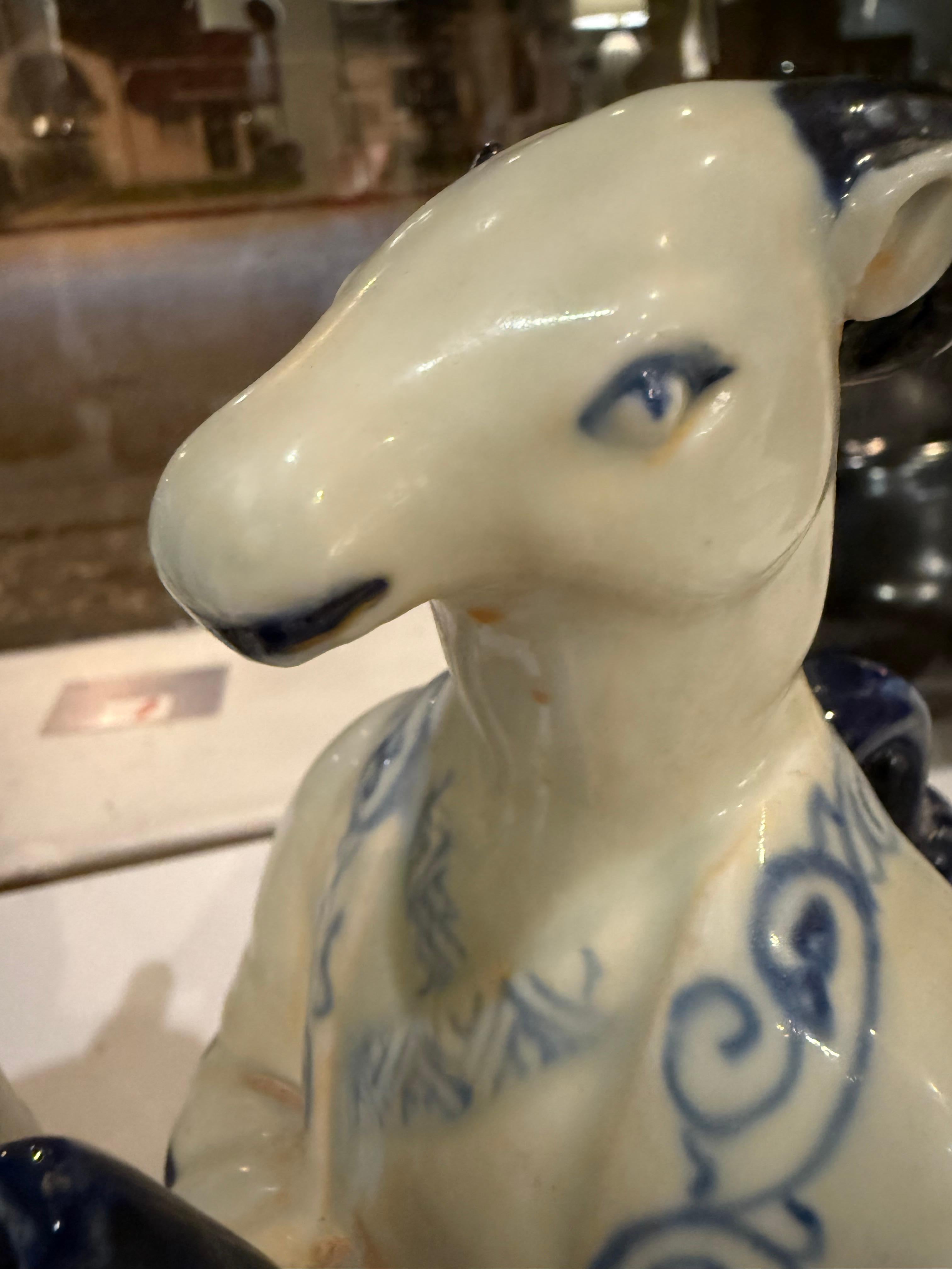 Trois statues du Zodiac chinois - Serpent, Coq et Chèvre en vente 3