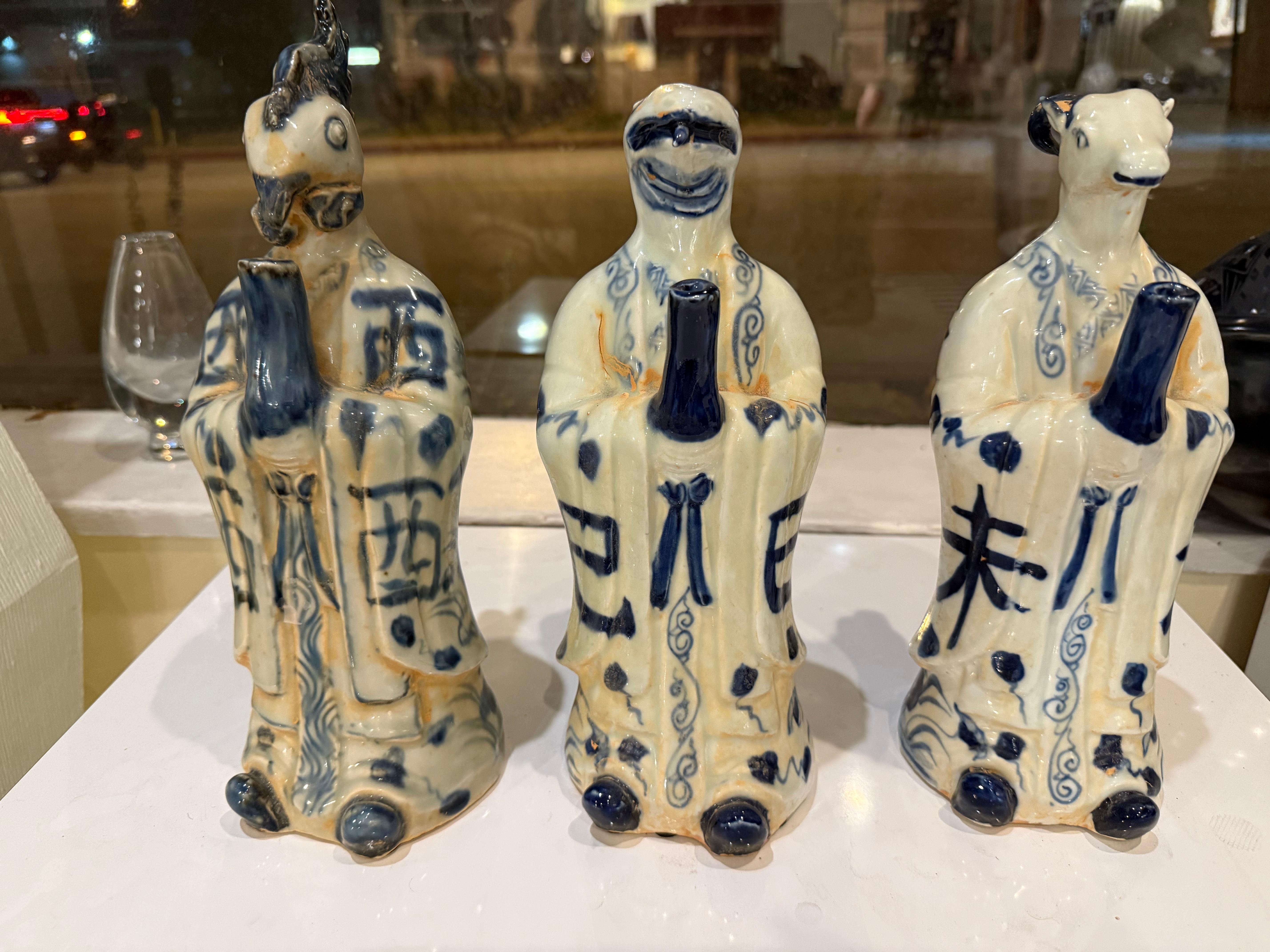 Trois statues du Zodiac chinois - Serpent, Coq et Chèvre en vente 7