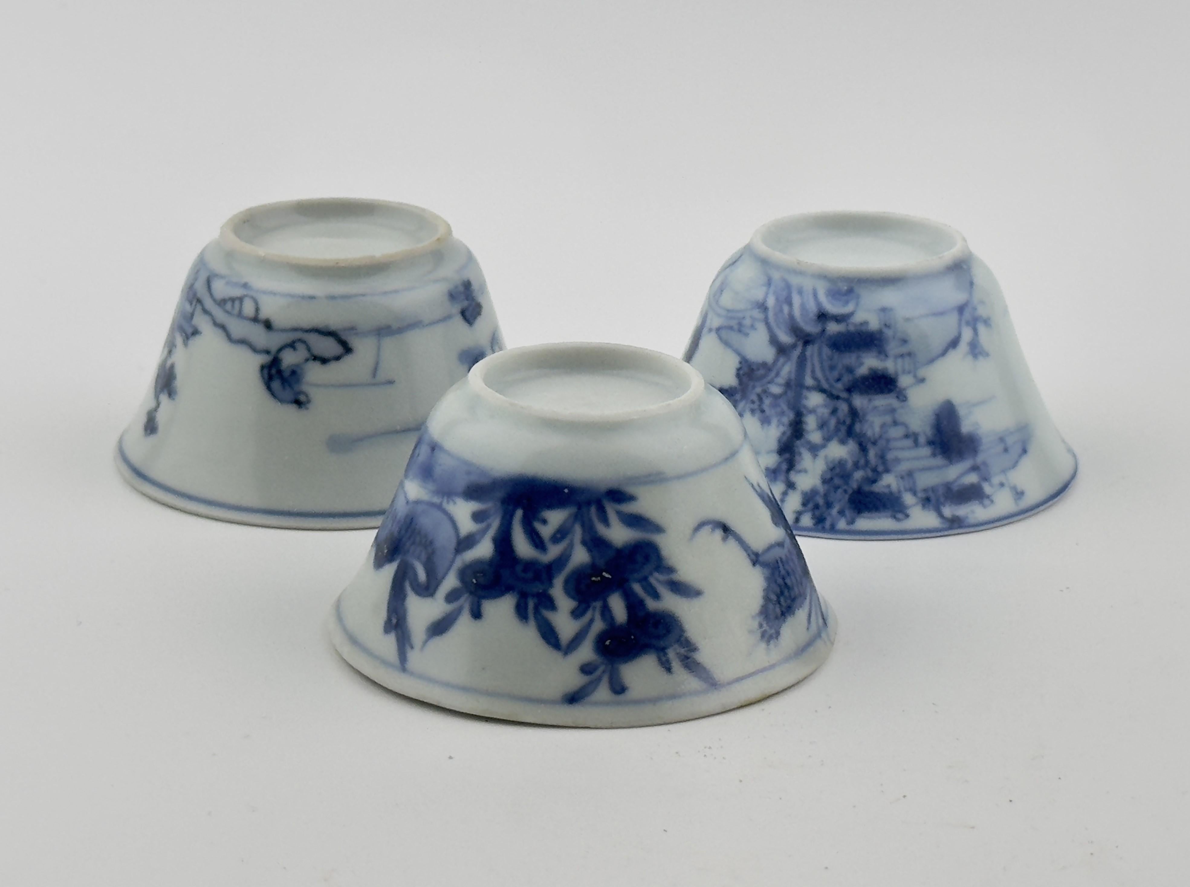 Ensemble de trois coupes à thé de style chinois Circa 1725, Dynastie Qing, règne de Yongzheng en vente 5