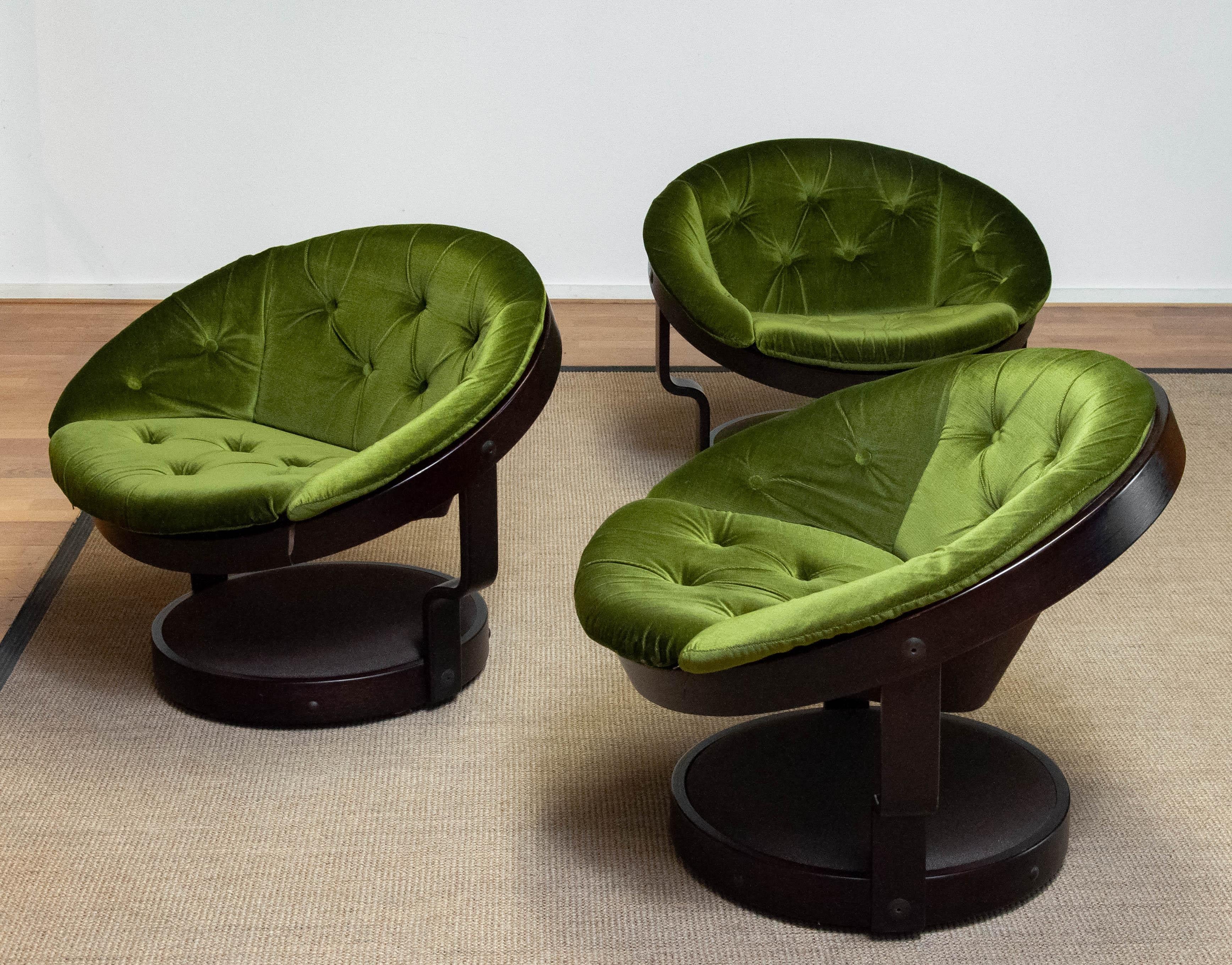 Three Circular Swivel Lounge Chairs Model 'Convair' Green Velvet by Oddmund Vad 4