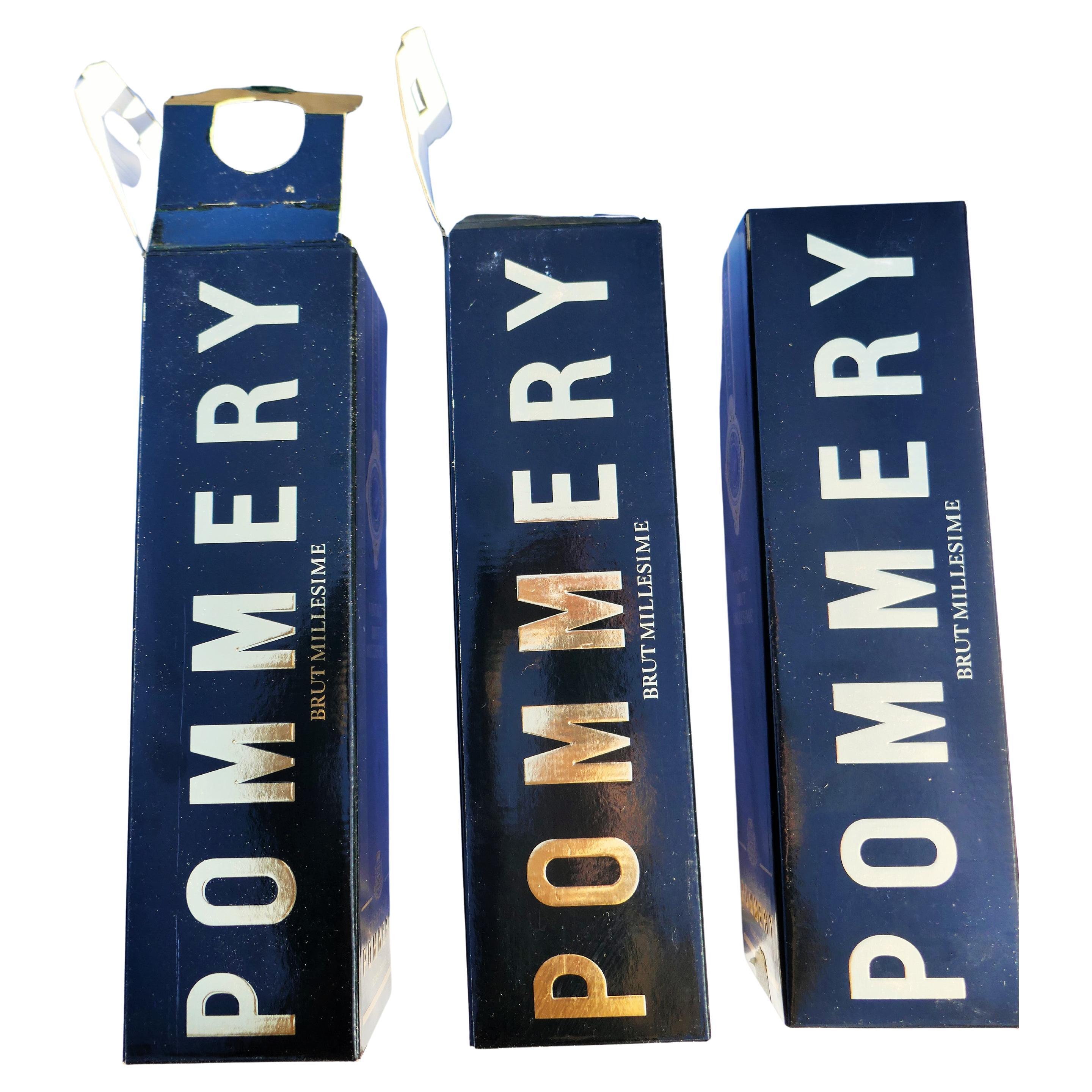 Three closed collectible bottles with box Champagne Pommery 1983 For Sale 2