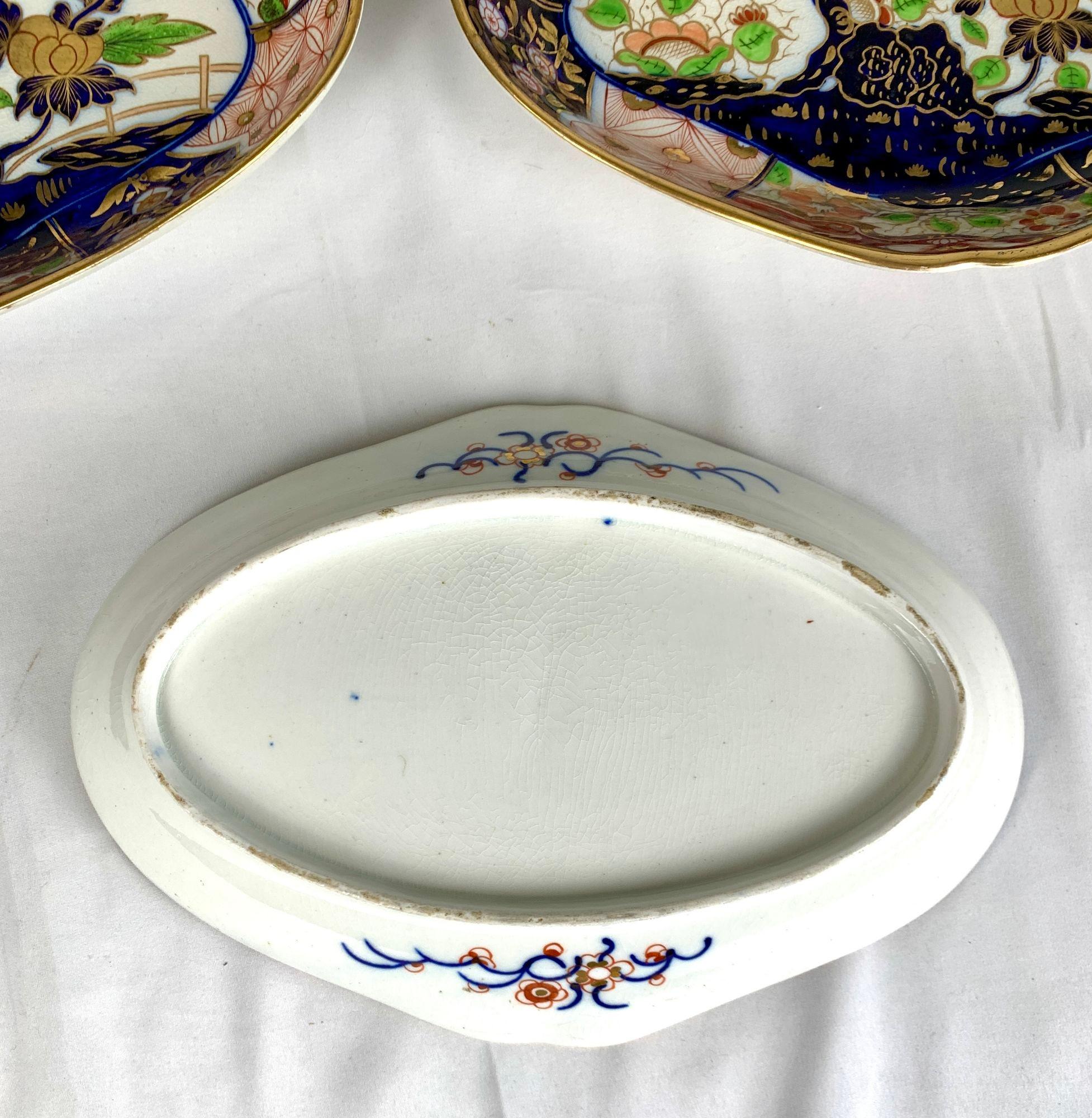 Trois plats de service en porcelaine de Coalport, peints à la main, Angleterre, vers 1820 en vente 3