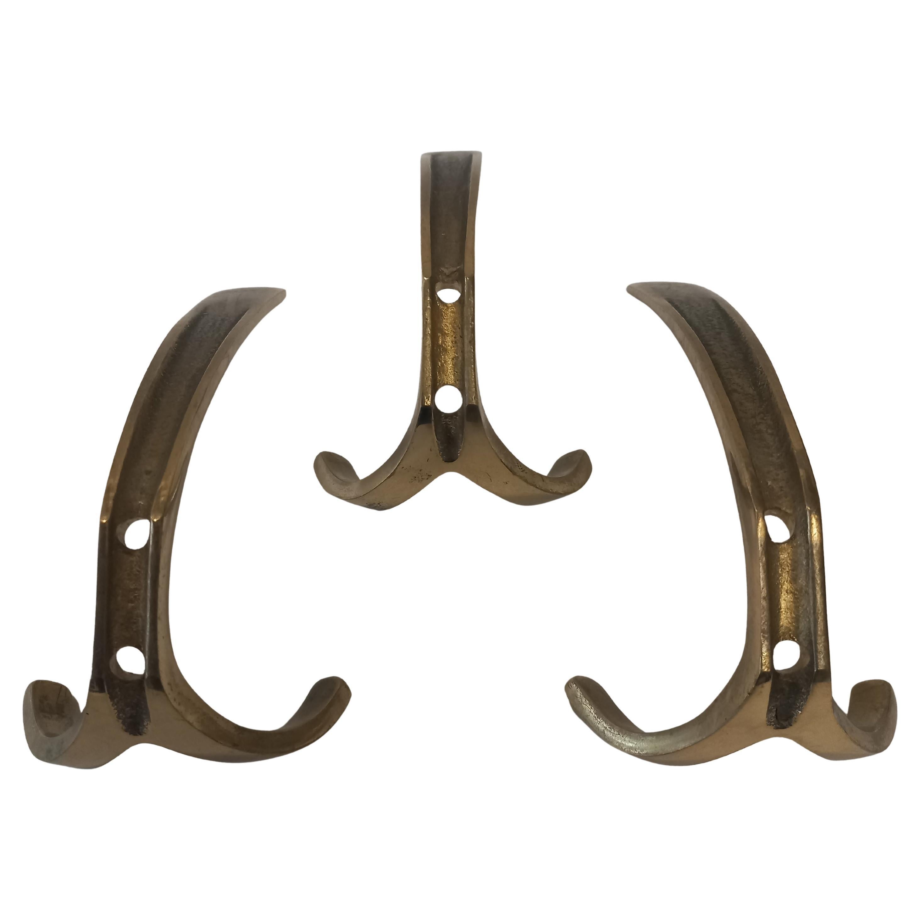 Three coat hooks in the style of Carl Auböck, 1950s In Good Condition For Sale In Vienna, AT
