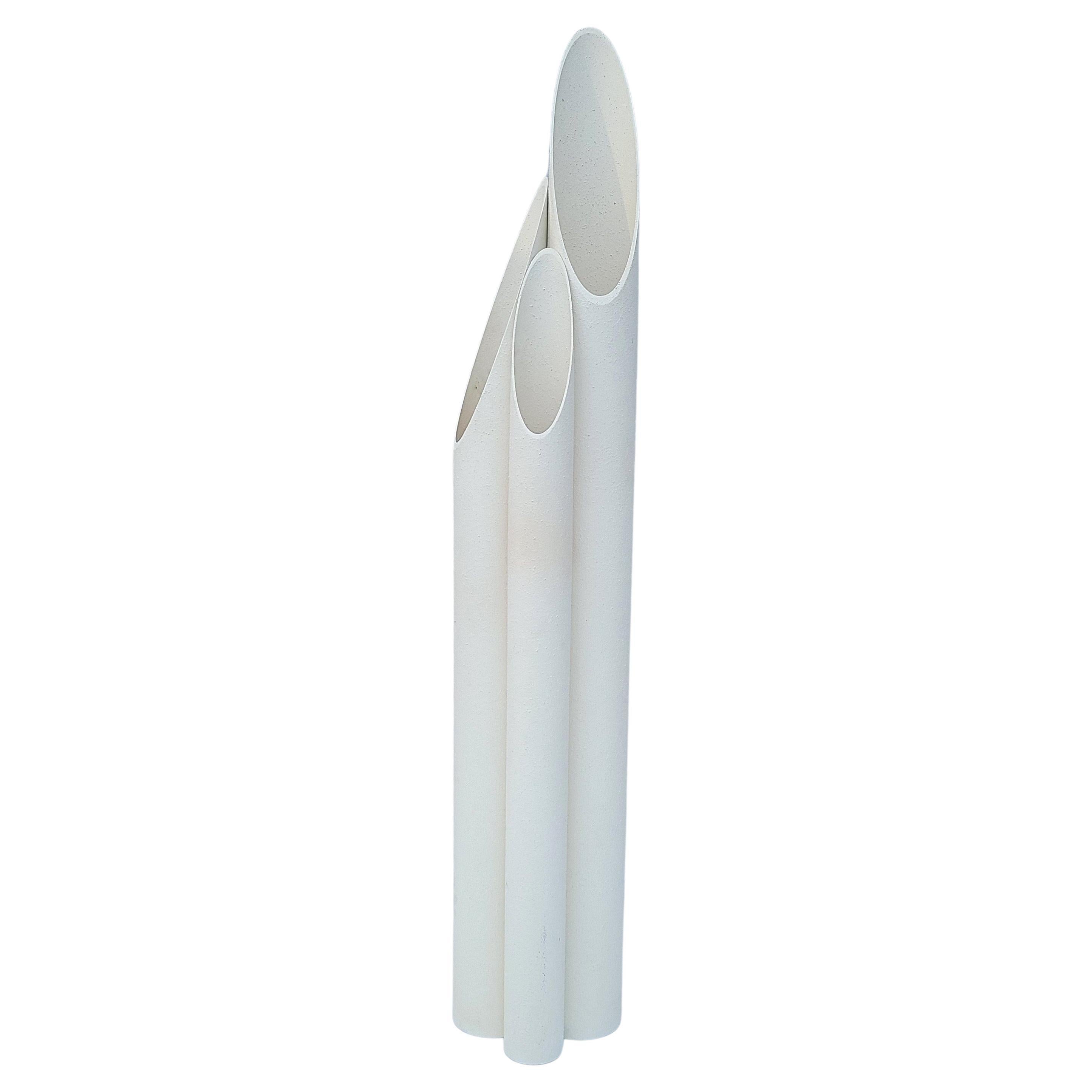 Bitte senden Sie uns eine Nachricht für ein kostengünstiges Angebot für den Versand an Ihren Standort.

Mid Century Modern Stehleuchte mit drei Zylindern.
Hergestellt aus glasfaserverstärktem Kunststoffverbundstoff mit Lucite-Bodenschalter.