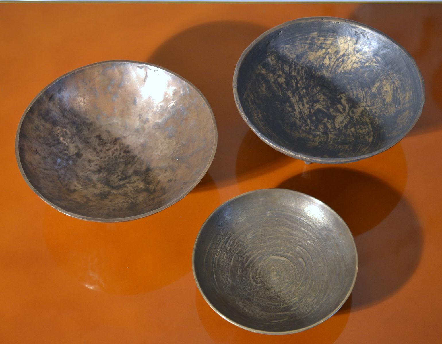 Three Decorative Bronze Mid-Century Modern Bowls In Excellent Condition In London, GB