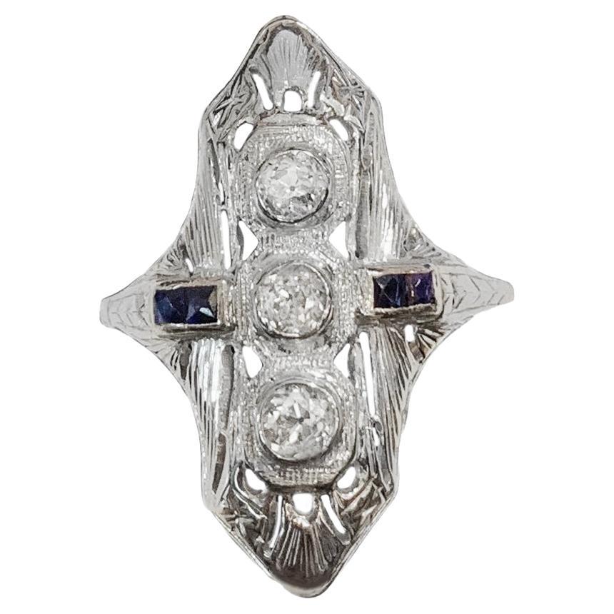 Three Diamond Ring In Platinum For Sale
