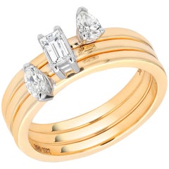 Anneaux empilables en or jaune à trois diamants vendus comme un ensemble