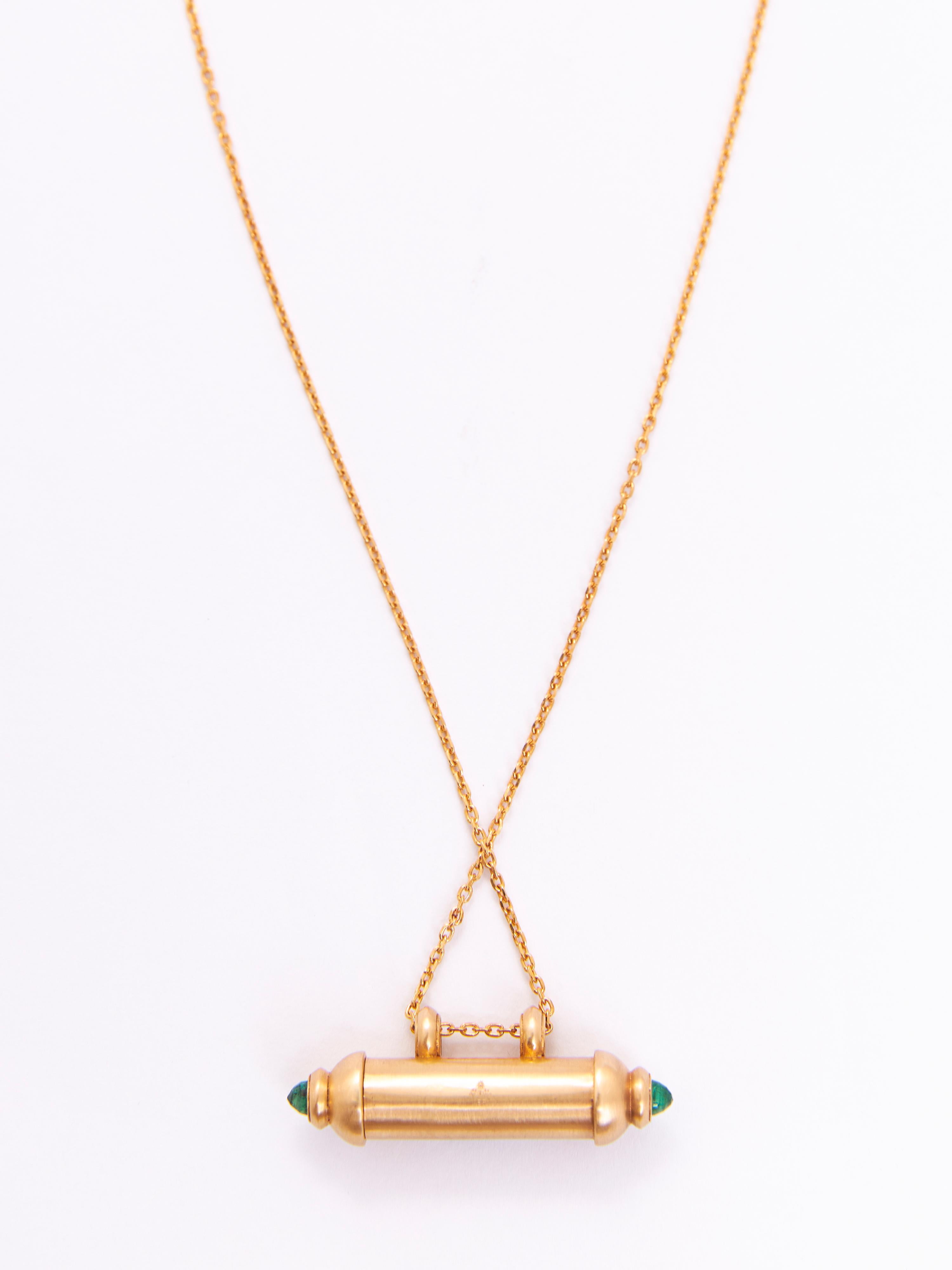 Donna Amuleto tridimensionale - Oro 18KT, smeraldi e diamanti naturali in vendita