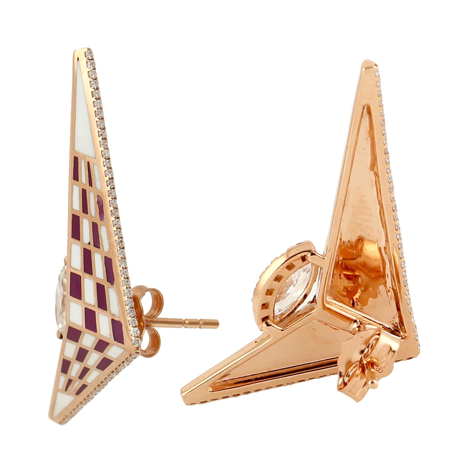Mixed Cut Three Dimensional Arrow Shaped Yellow Gold Earring with Center Marquise Diamond For Sale