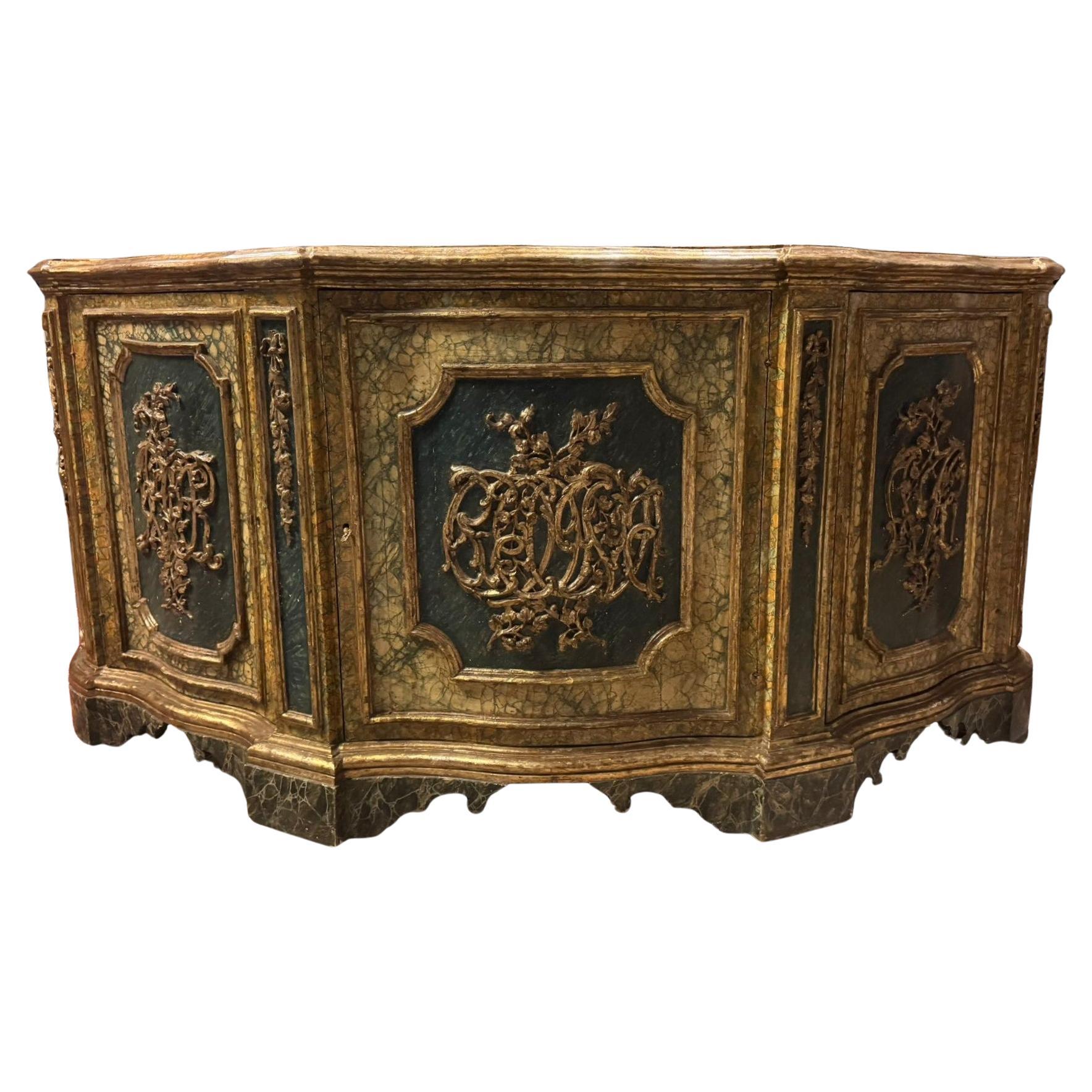 Credenza a tre ante, credenze in legno laccato effetto finto marmo, Italia