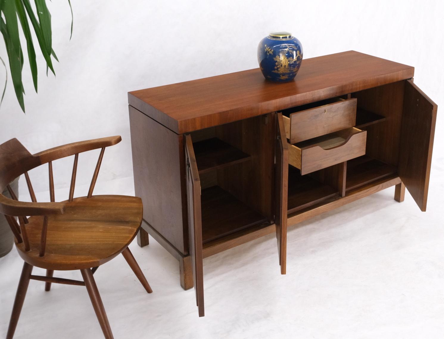 Three Doors Compartments Two Fitted Doors Walnut Mid Century Server Buffet  In Good Condition For Sale In Rockaway, NJ