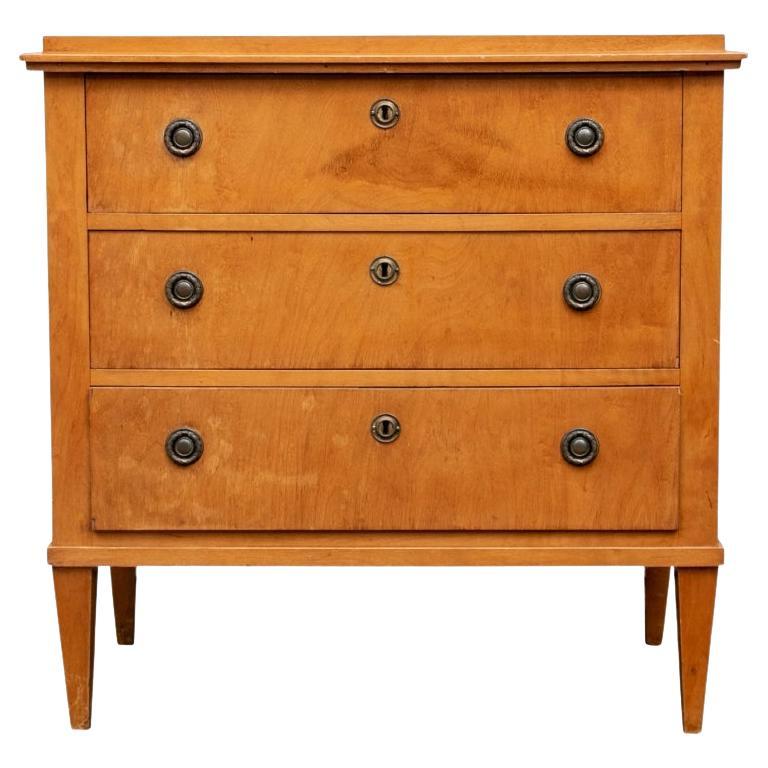 Comò a tre cassetti in stile Biedermeier da restaurare in vendita