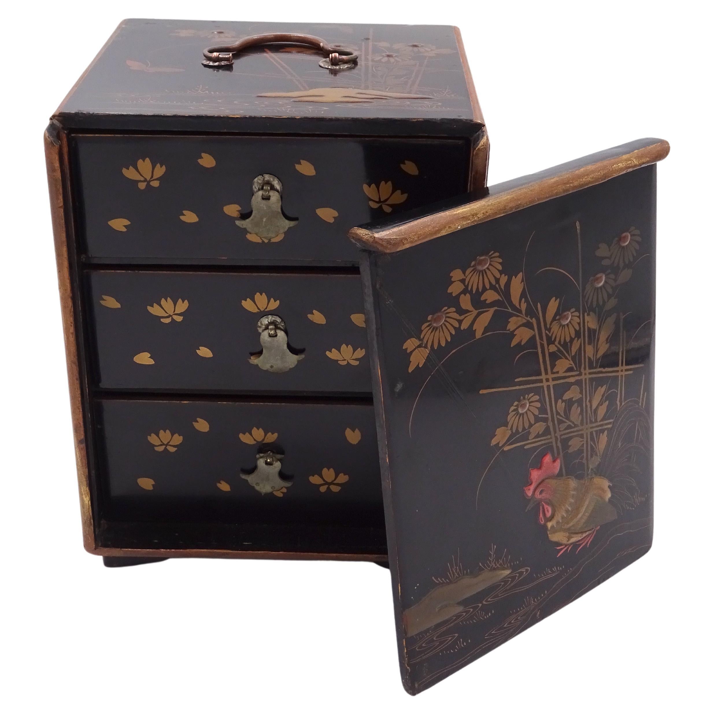 Three-drawer box of Chinese scope, late 19th century with floral decoration For Sale