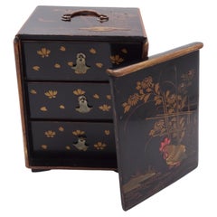 Three-drawer box of Chinese scope, late 19th century with floral decoration