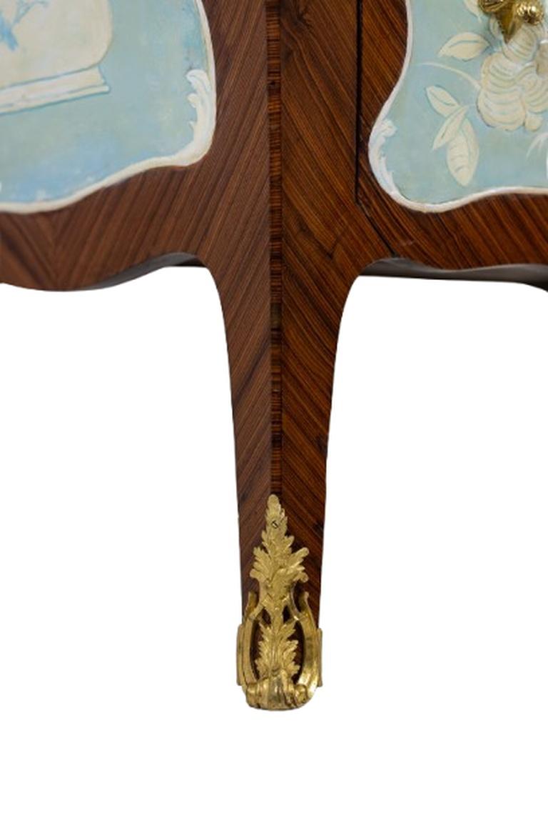 Three-drawer chest in veneered wood with marble top. Circa 1900. 4