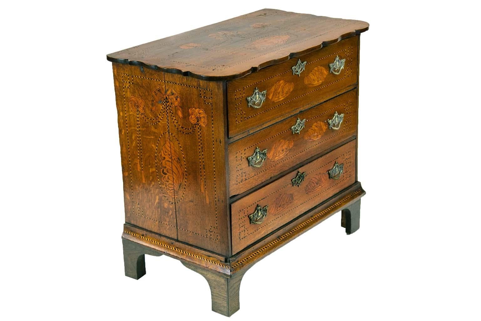 Three-Drawer English Oak Inlaid Chest For Sale 3