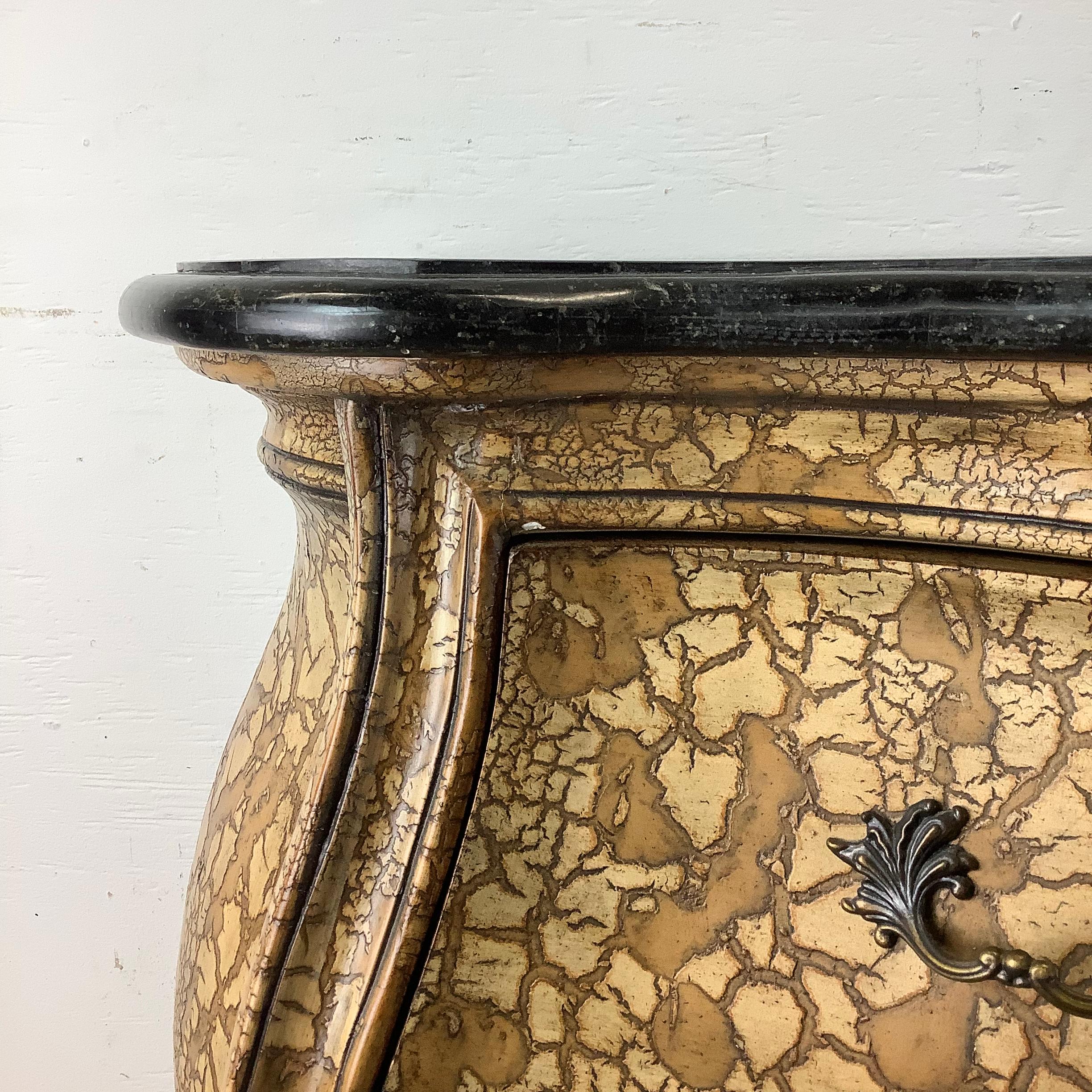 Cassettone moderno rococò Bombay a tre cassetti con piano in marmo in vendita 7