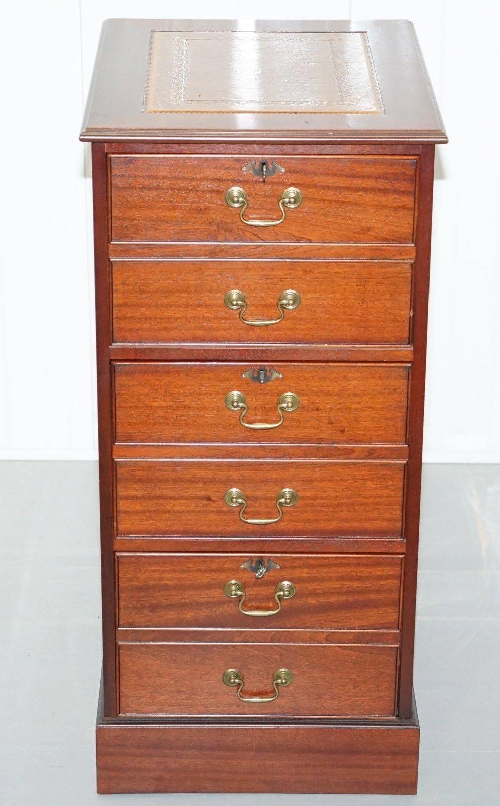 We are delighted to offer for sale this lovely mahogany with brown leather top three-drawer filing cabinet made in the regency style

I have the matching twin pedestal partner desk listed under my other items

This piece is in good used