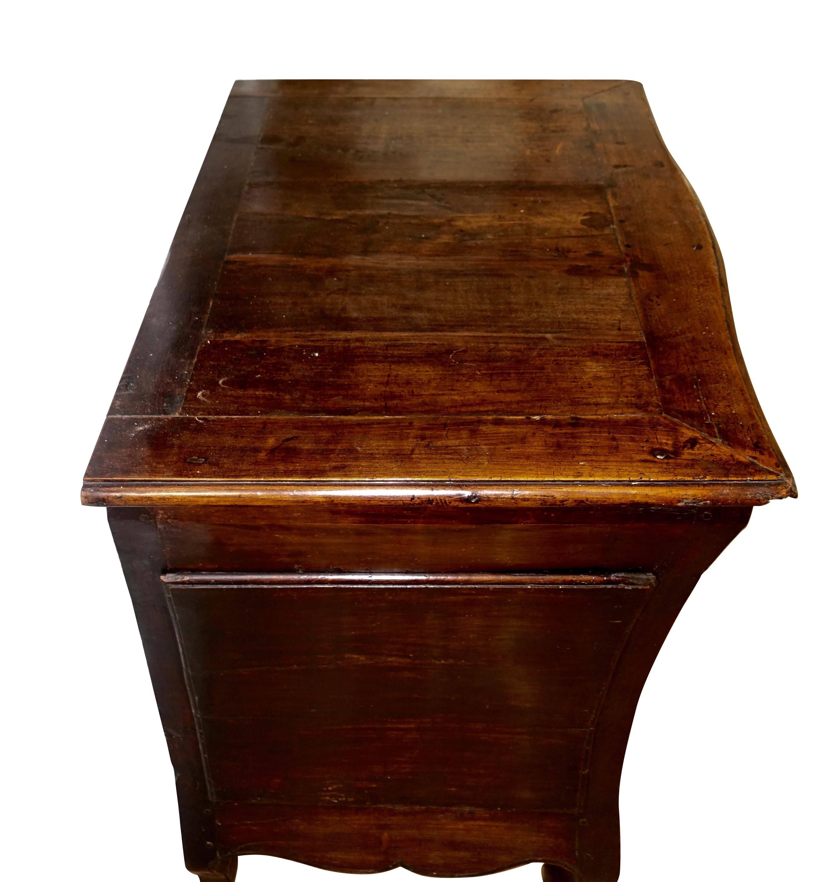 Three-Drawer Walnut Commode, France, 18th Century In Excellent Condition In New York, NY