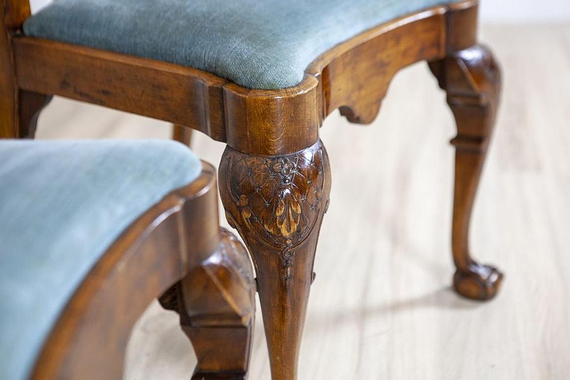 Three Early-20th Century English Walnut Chairs in the Chippendale Type For Sale 6
