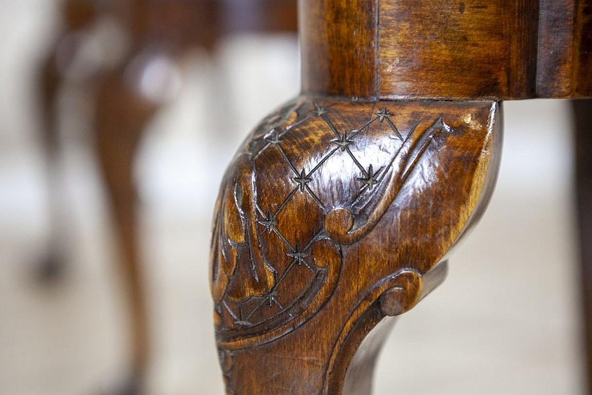 Three Early-20th Century English Walnut Chairs in the Chippendale Type For Sale 8