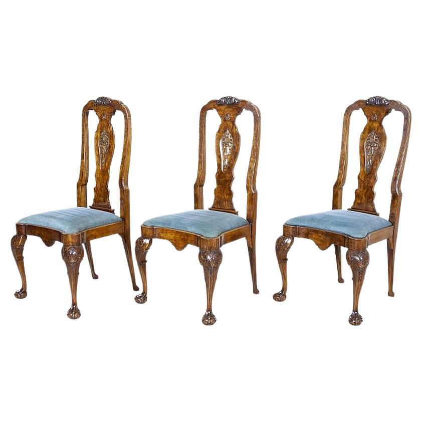 Trois chaises anglaises en noyer du début du XXe siècle de type Chippendale en vente