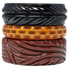 Trois bracelets en bakélite du début au milieu du 20e siècle