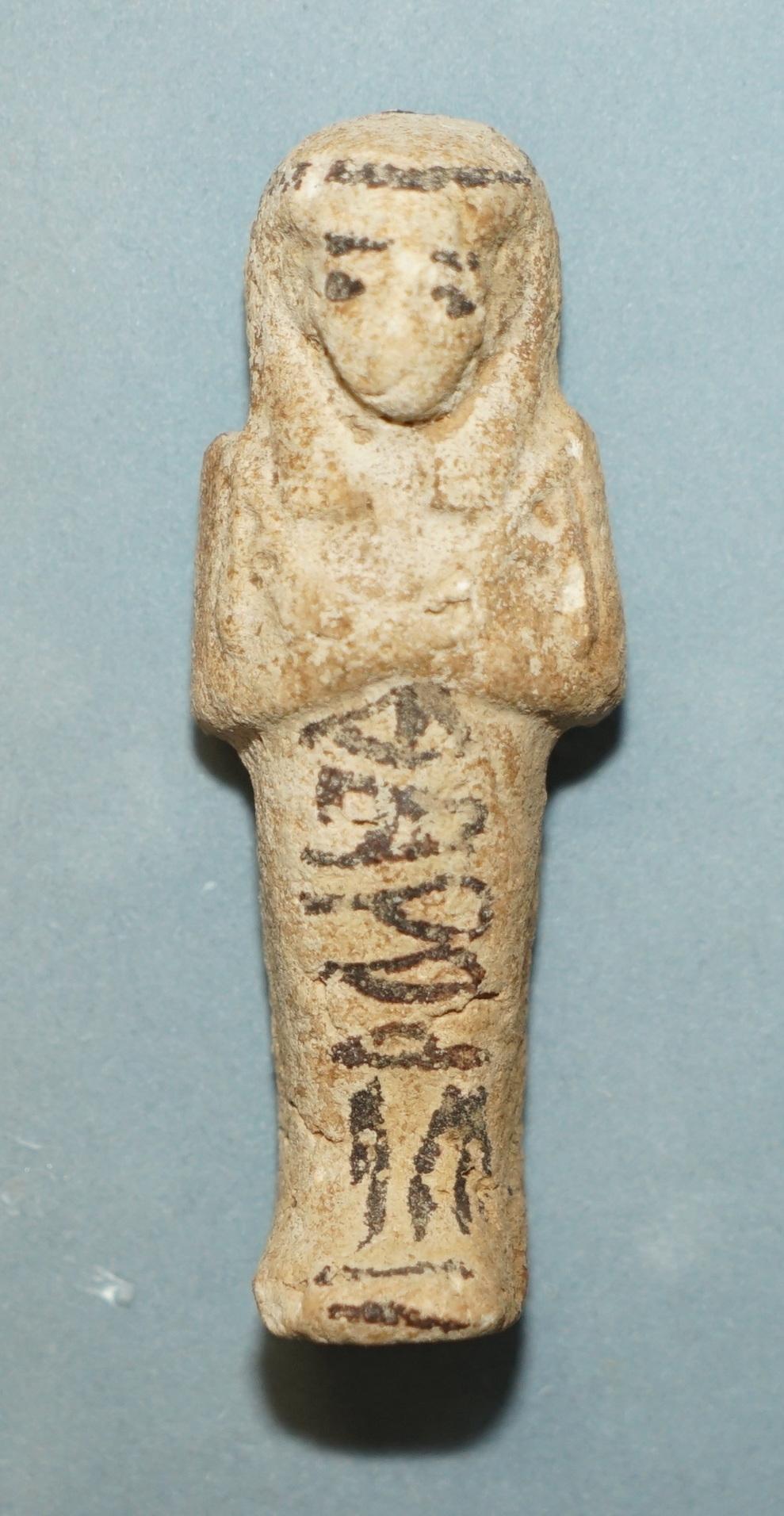THREE EGYPTiAN FRAMED 1500 BC 18TH DYNASTY DIER EL MEDINA SANDSTONE USHABTIS For Sale 2