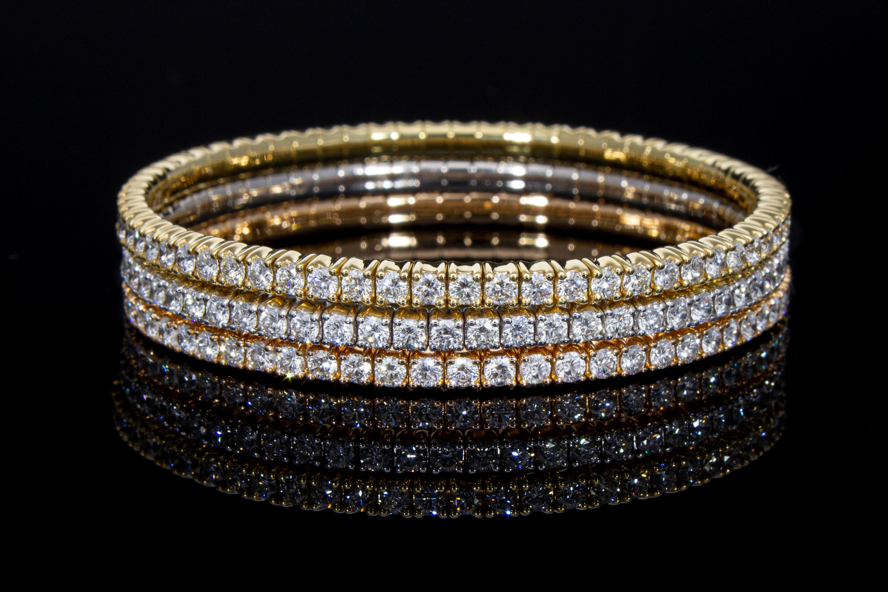 Drei elastische Tennisarmbänder, 12,51 Karat Diamanten, dreifarbig, 18 Kt. Hergestellt in Italien im Angebot 8