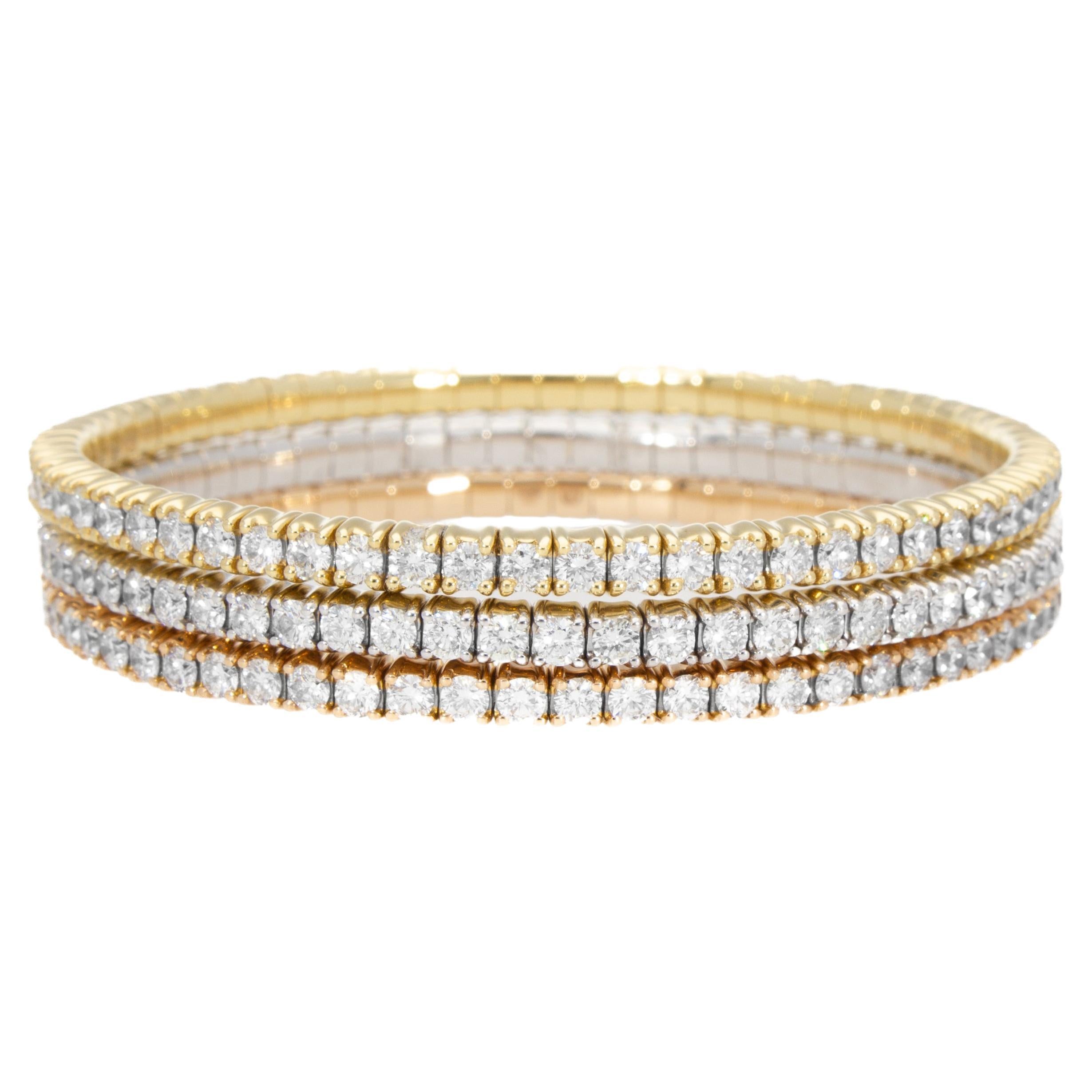 Trois bracelets de tennis élastiques, 12,51 carats de diamants, tricolores 18 carats Fabriquée en Italie en vente 11