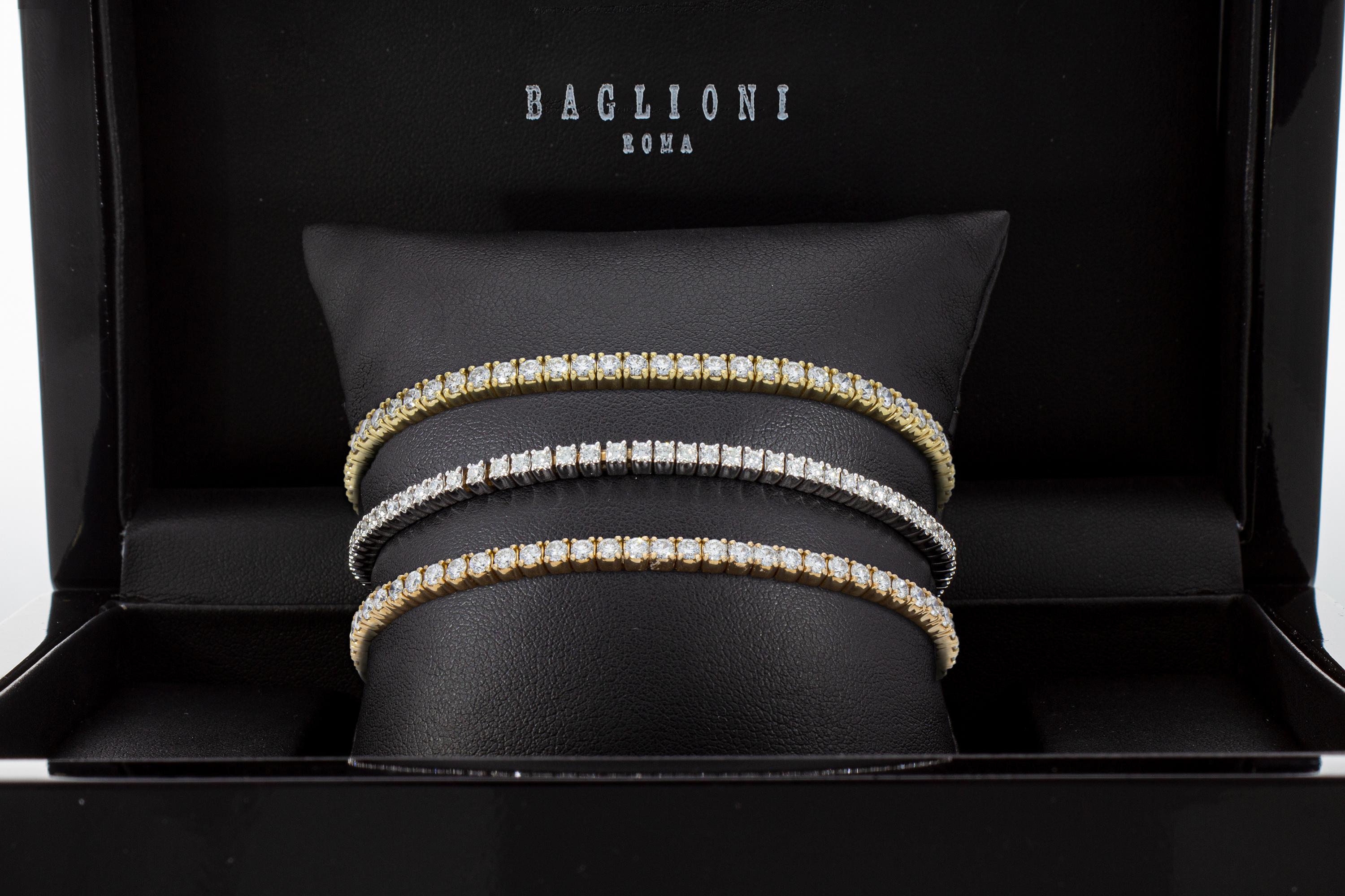 Moderne Trois bracelets de tennis élastiques, 12,51 carats de diamants, tricolores 18 carats Fabriquée en Italie en vente