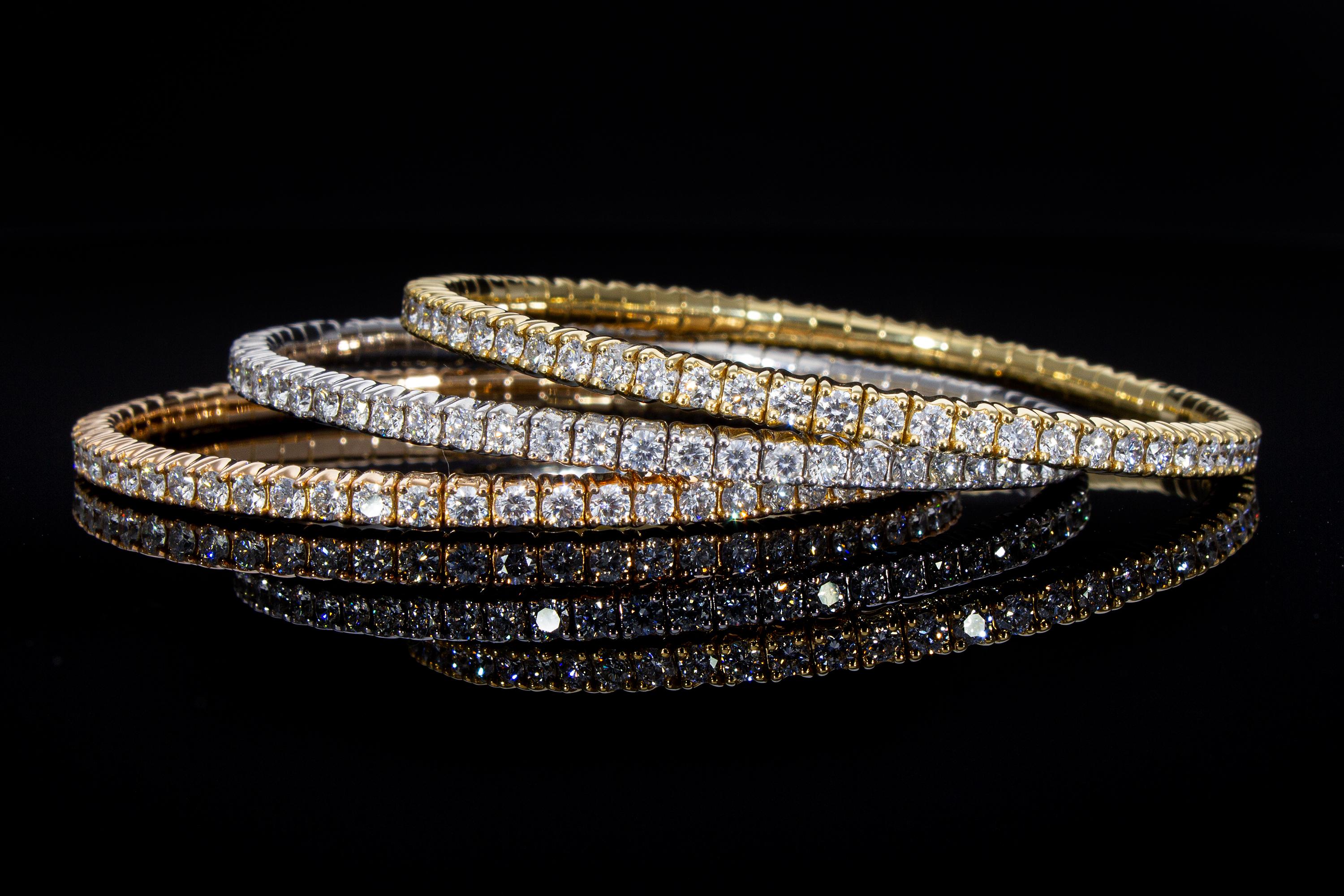 Drei elastische Tennisarmbänder, 12,51 Karat Diamanten, dreifarbig, 18 Kt. Hergestellt in Italien im Zustand „Neu“ im Angebot in Rome, IT