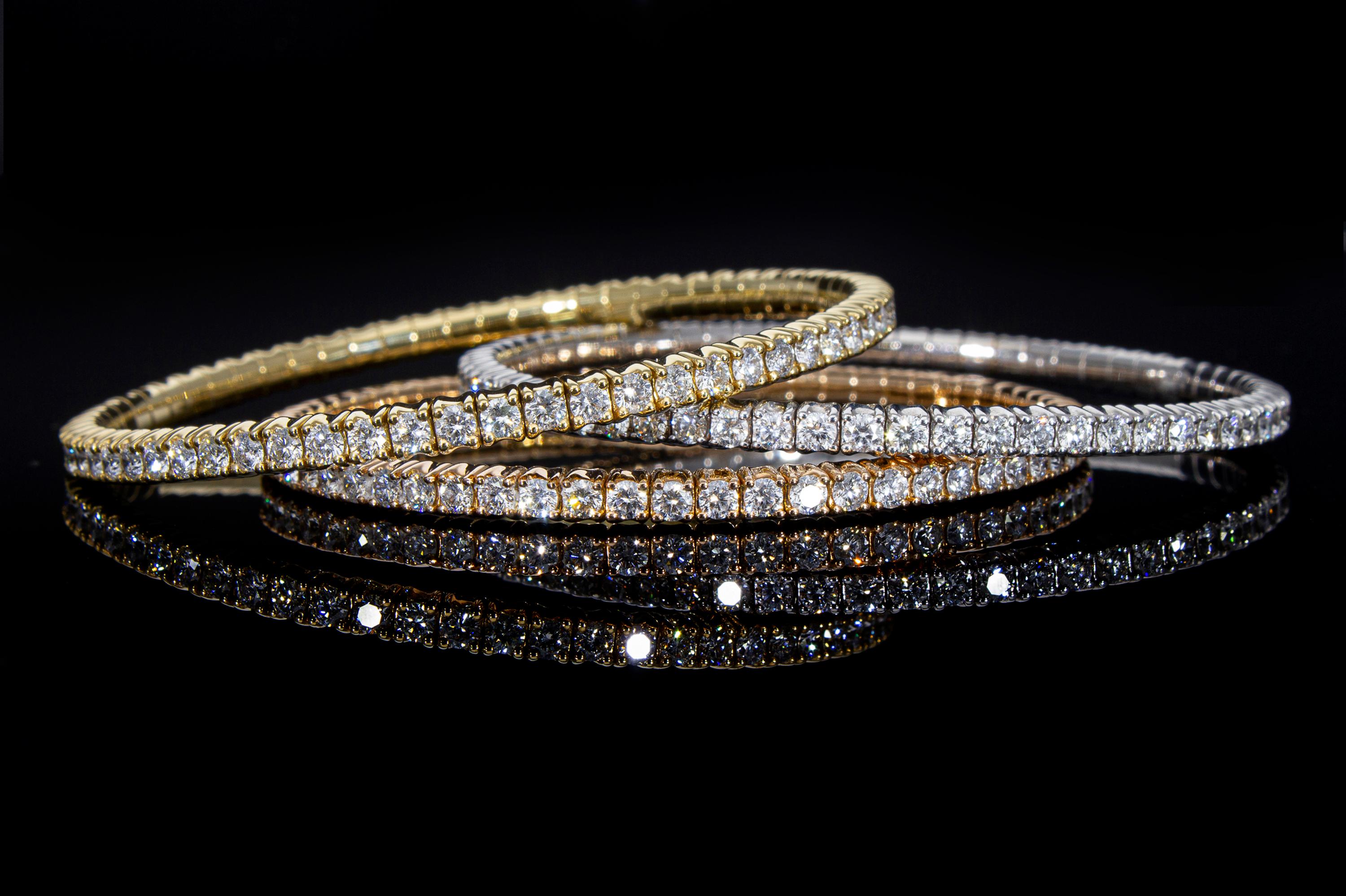 Drei elastische Tennisarmbänder, 12,51 Karat Diamanten, dreifarbig, 18 Kt. Hergestellt in Italien im Angebot 3