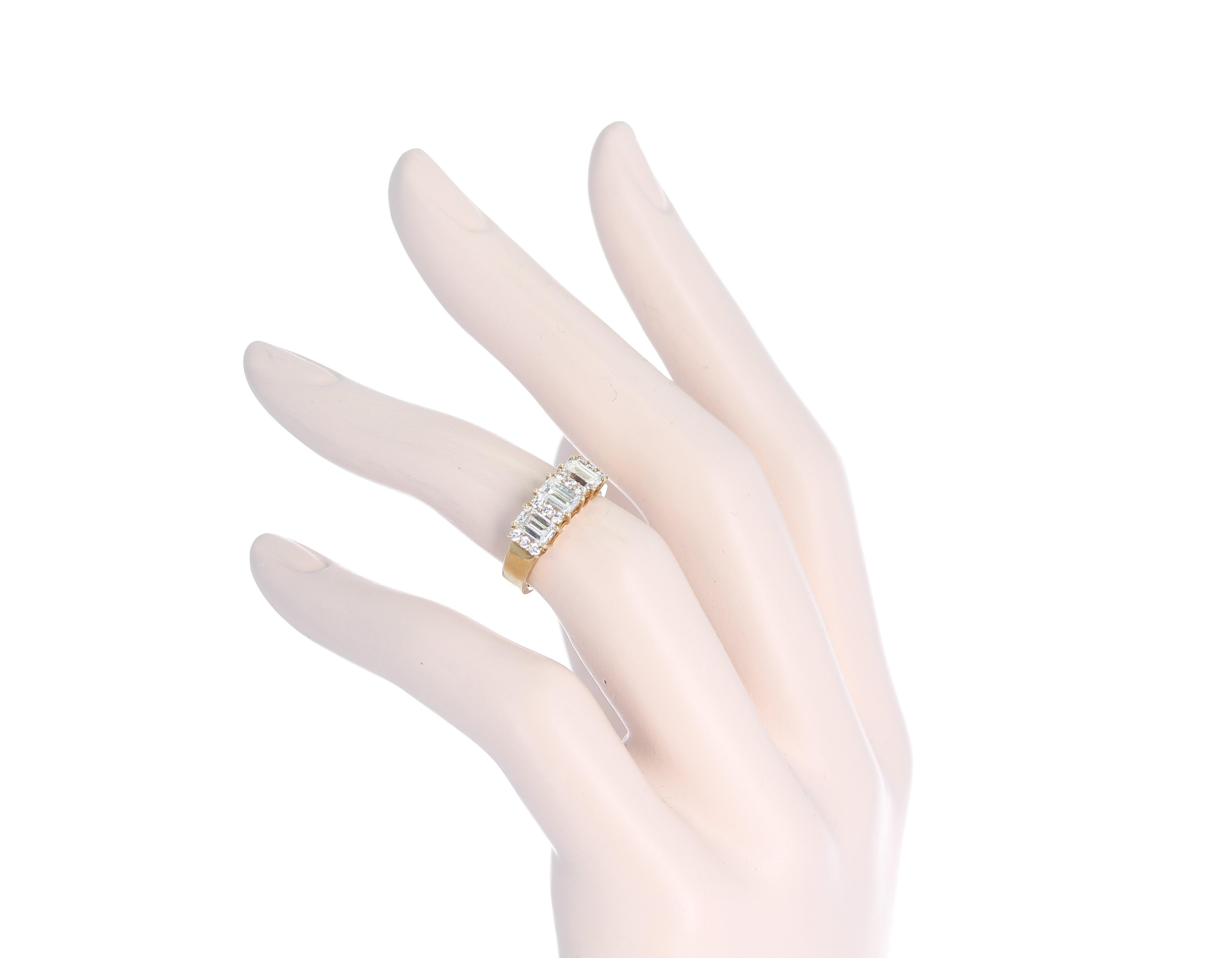 Women's or Men's Three Emerald-Cut Diamond Wedding Ring with Round Diamonds, 18 Karat Yellow Gold For Sale